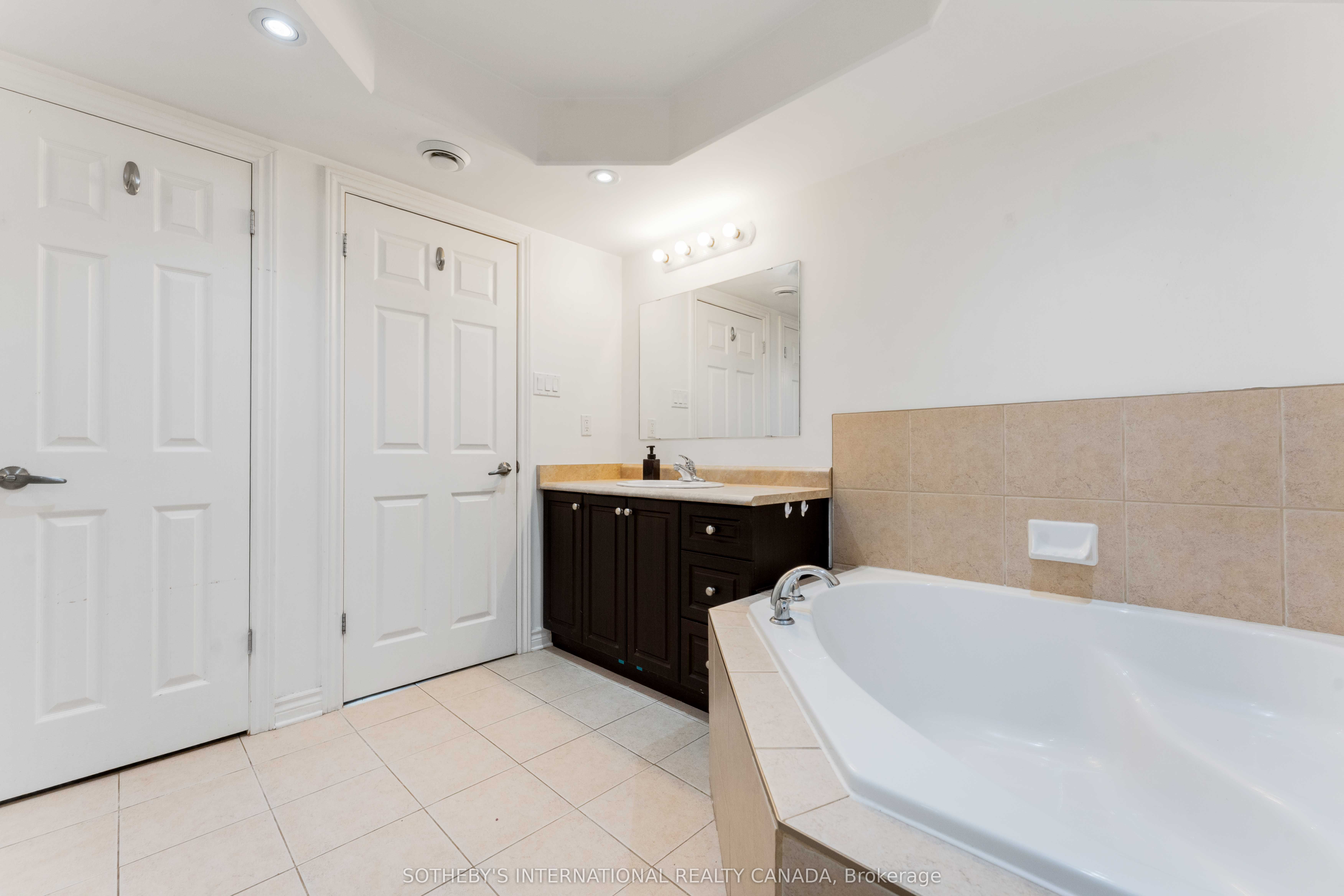 1238 Marenger Street 18 Property Photo 8