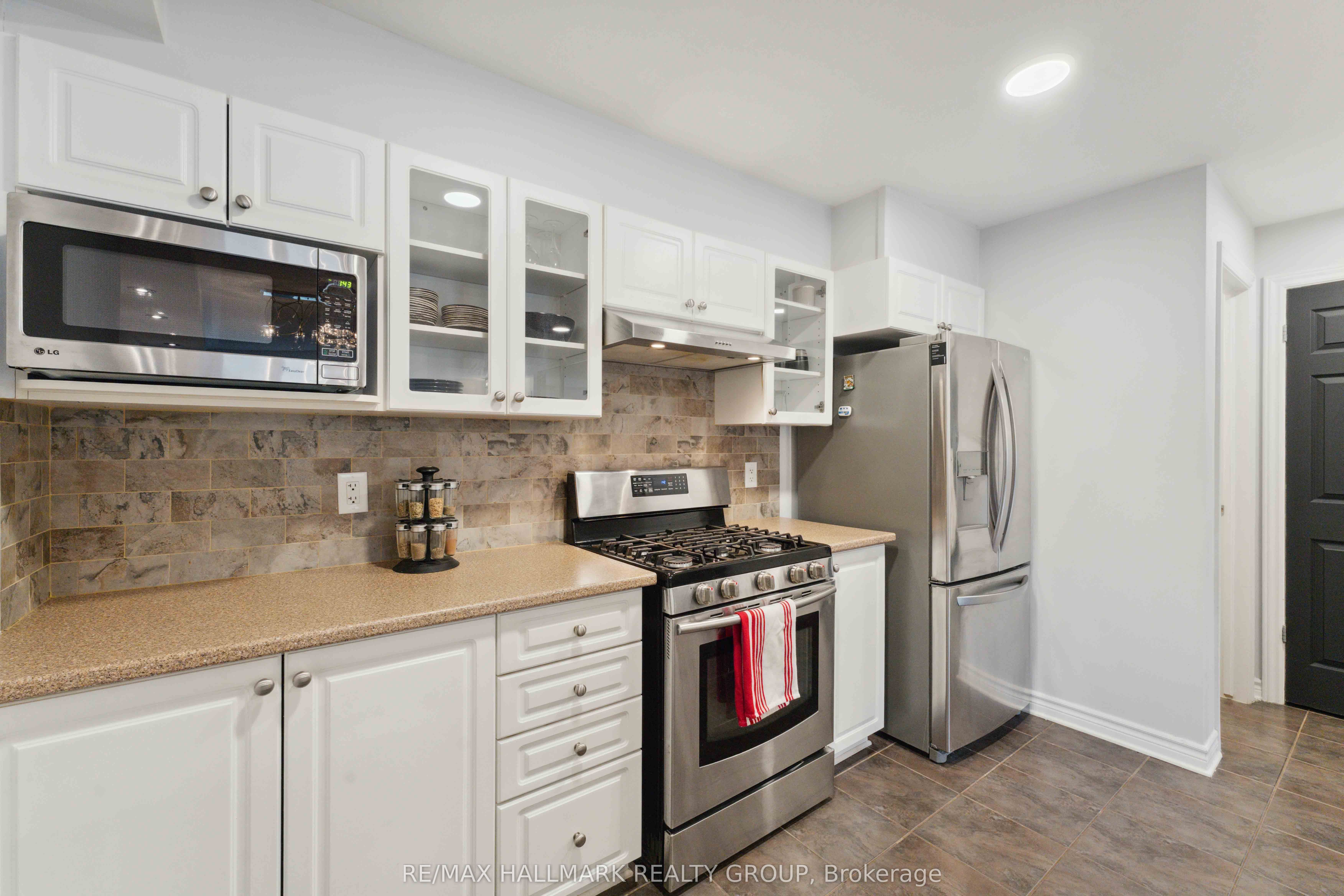 293a Titanium Private Property Photo 12