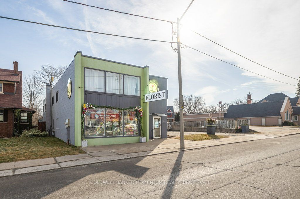 5144-5146 Victoria Avenue Property Photo 4