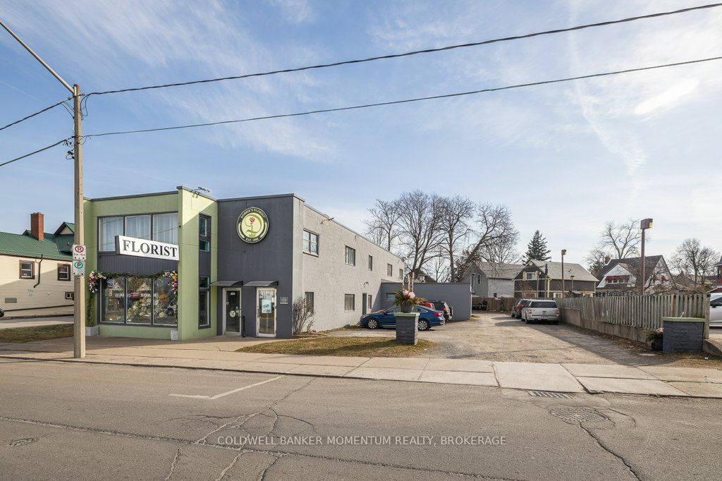 5144-5146 Victoria Avenue Property Photo 5