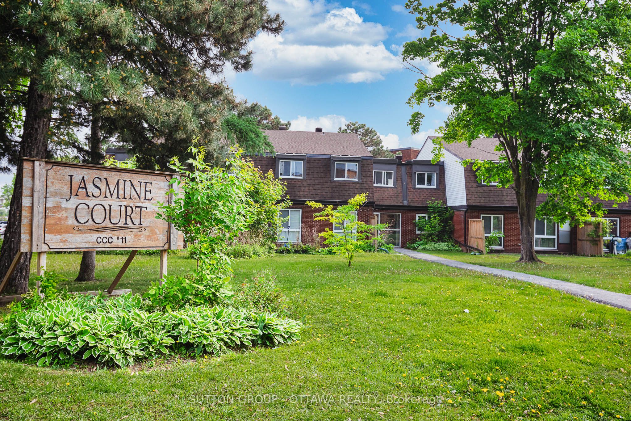 #39j - 1958 Jasmine Crescent Property Photo