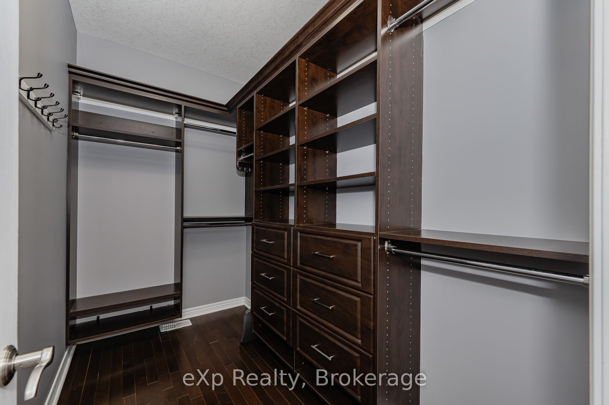 #5 - 19 Simmonds Drive Property Photo 21