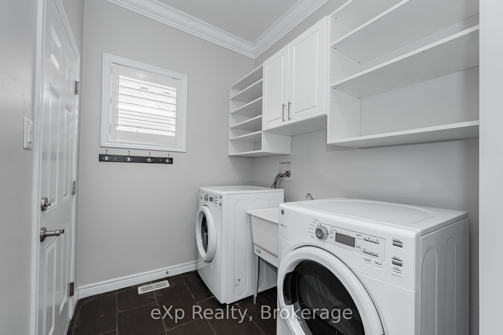 #5 - 19 Simmonds Drive Property Photo 25