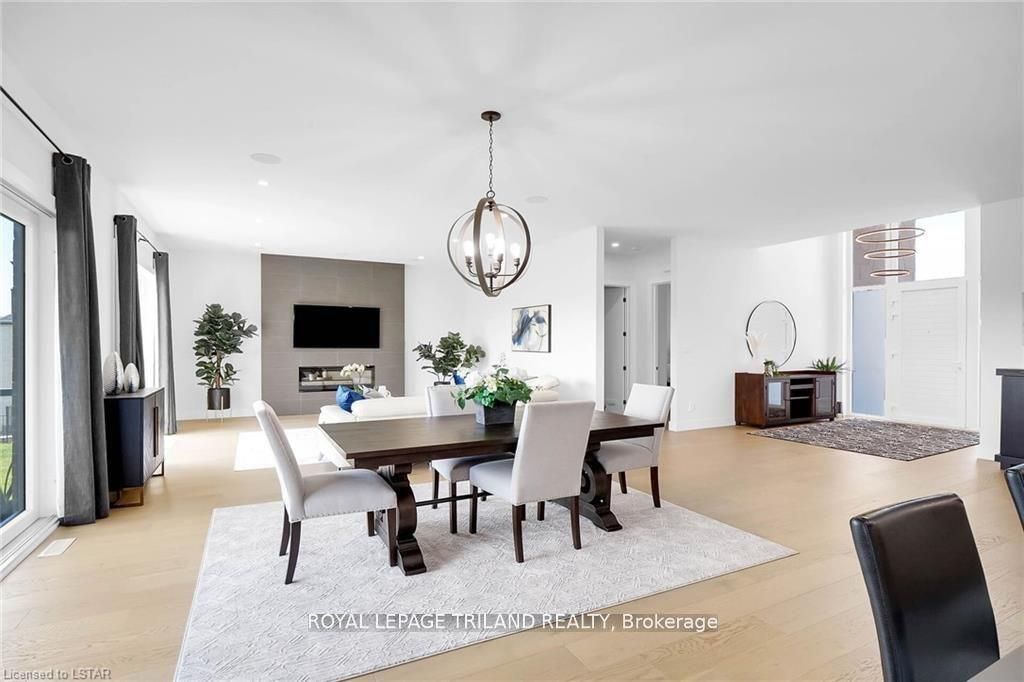 7353 Silver Creek Circle Property Photo 8