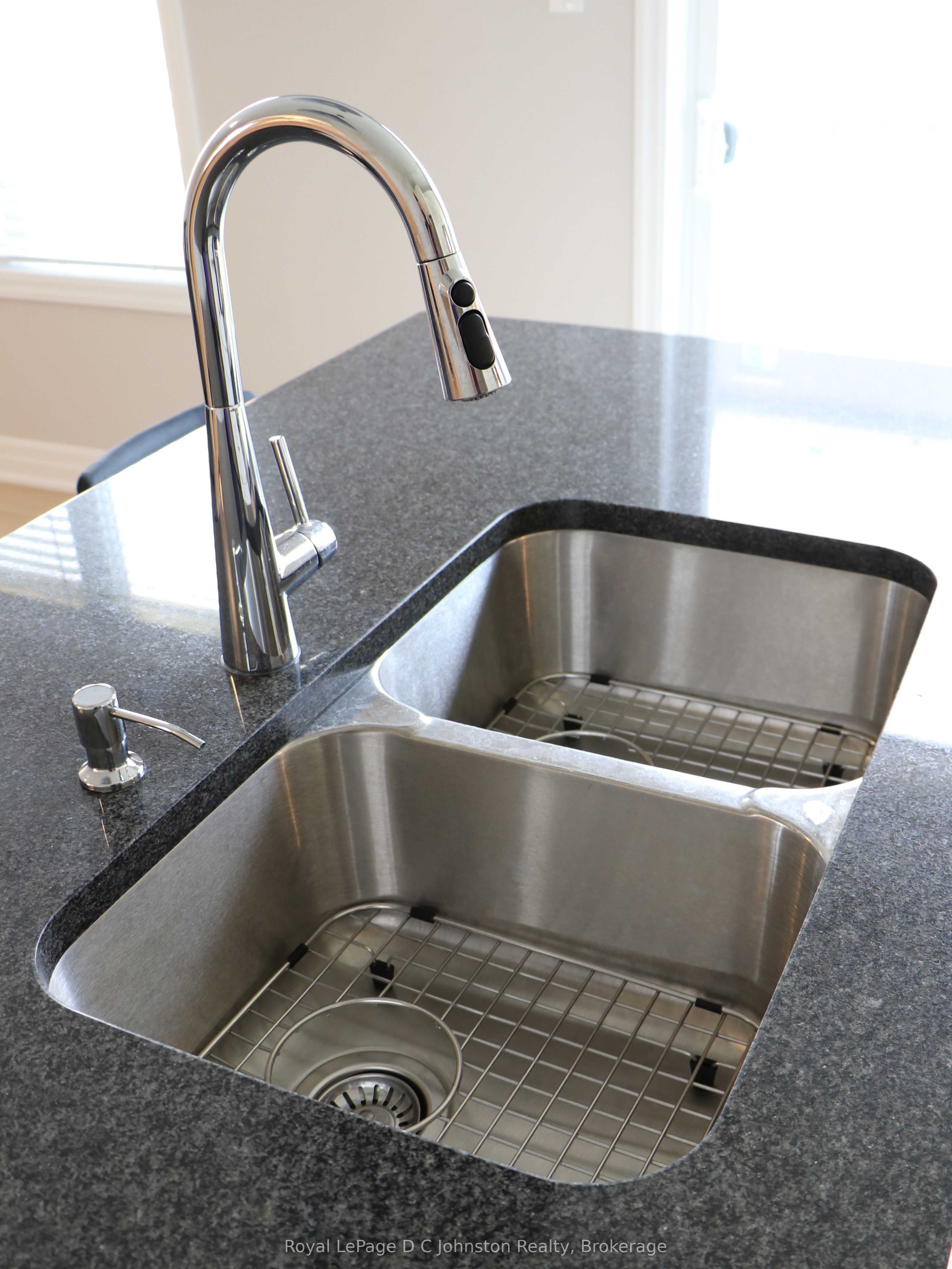 58 William Nador Street Property Photo 11