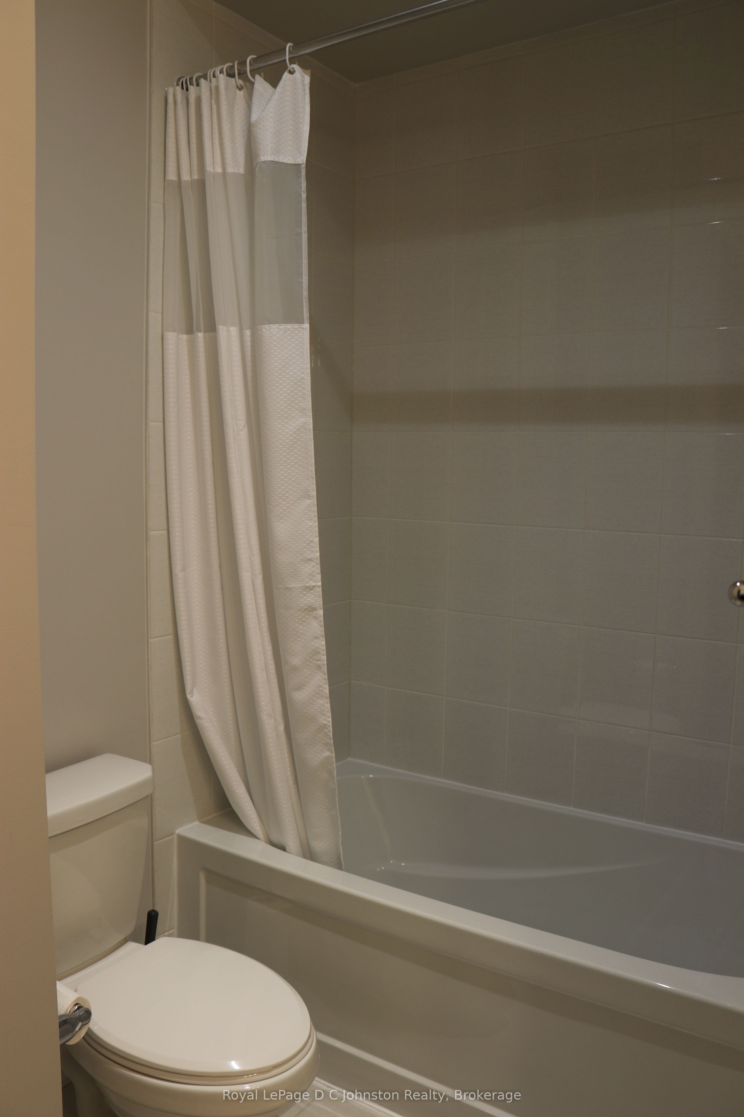 58 William Nador Street Property Photo 27