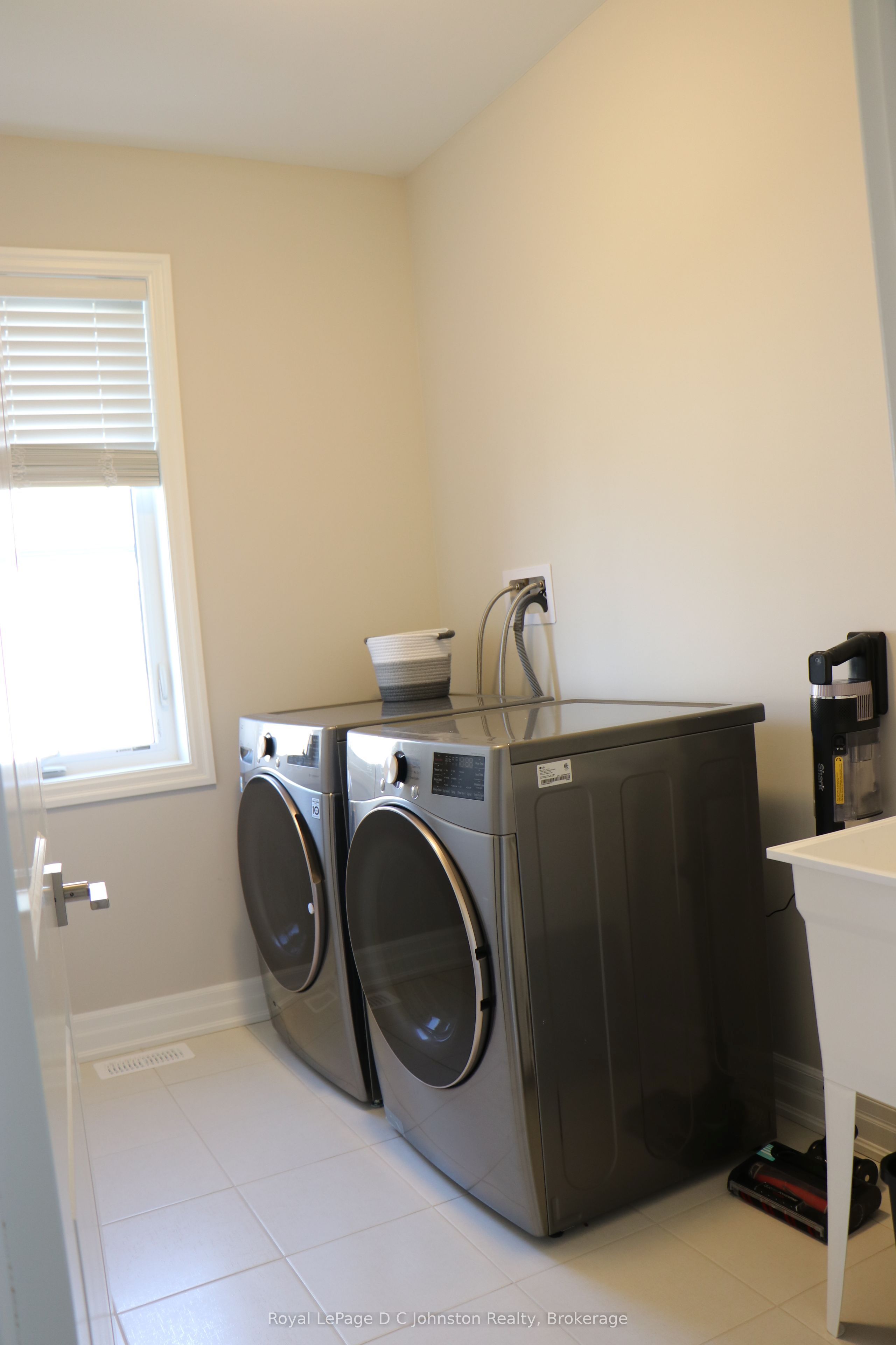 58 William Nador Street Property Photo 28