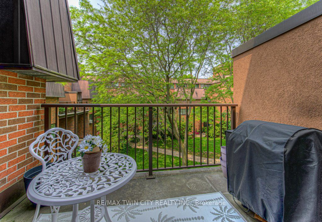 36 Hayhurst Road 367 Property Photo 7