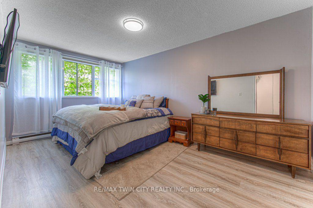 36 Hayhurst Road 367 Property Photo 16