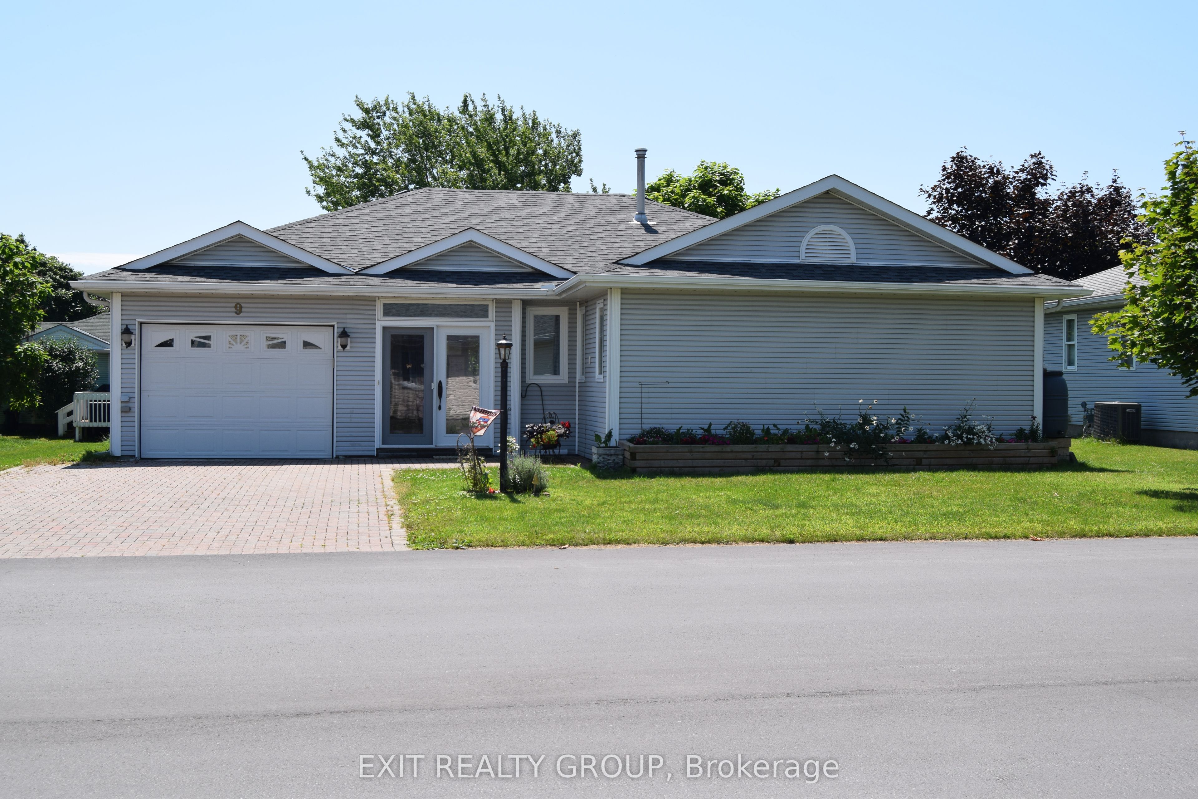 9 Empire Boulevard Property Photo 1