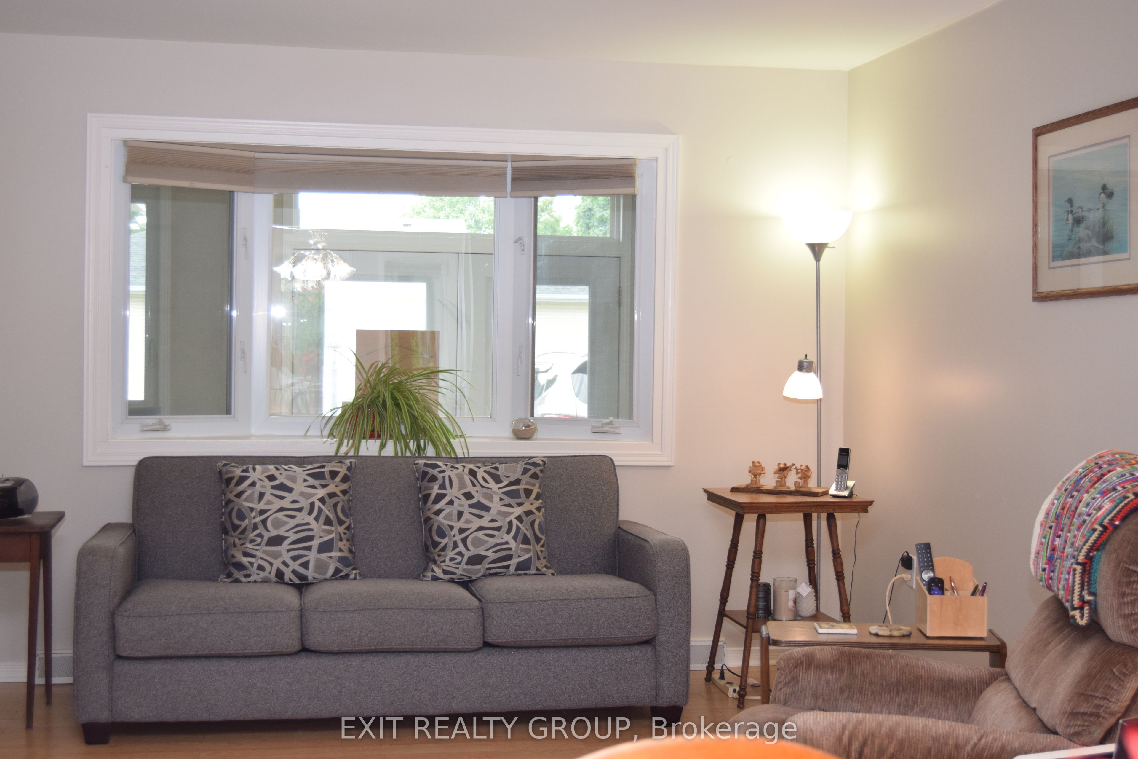 9 Empire Boulevard Property Photo 4