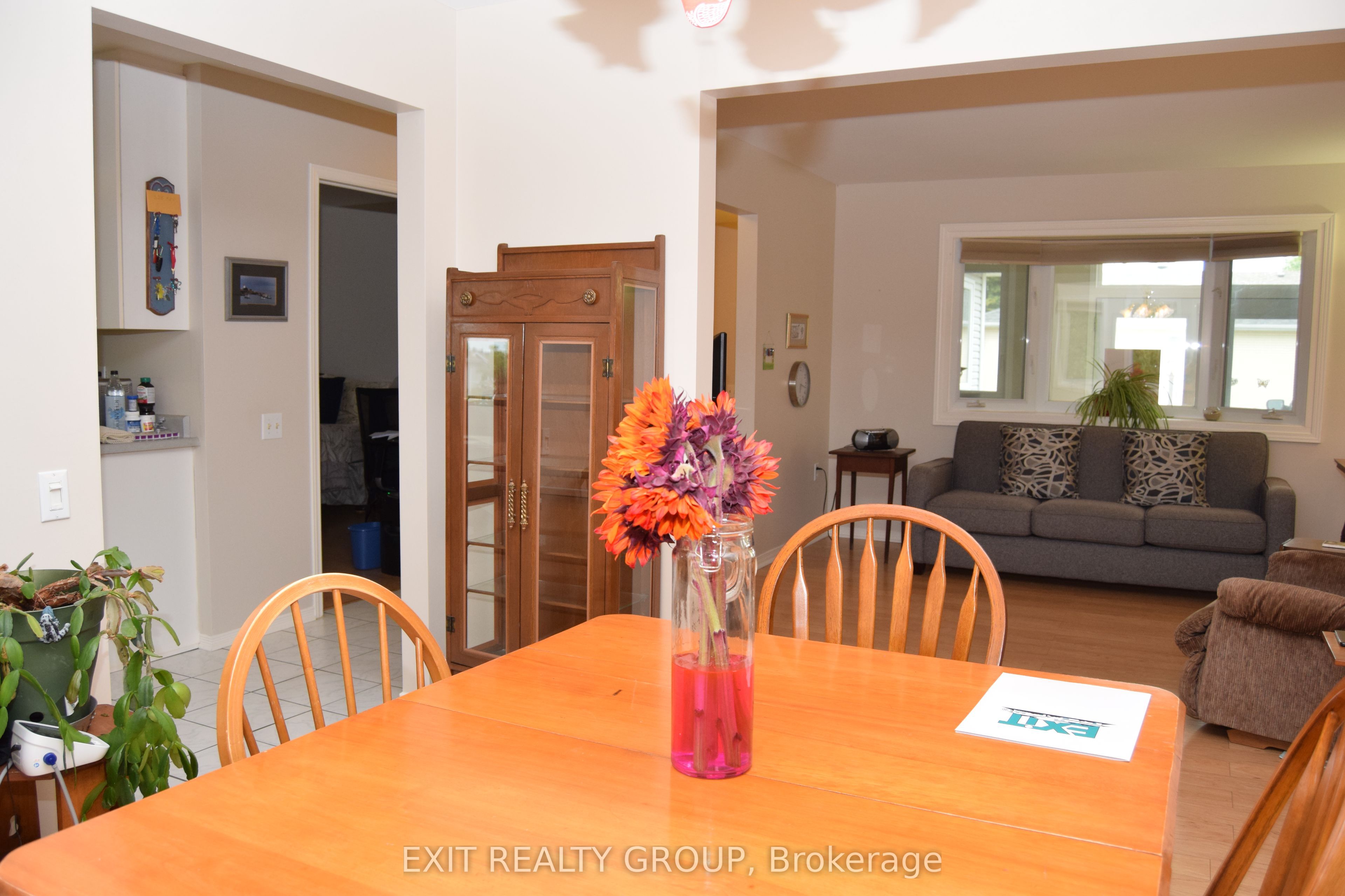 9 Empire Boulevard Property Photo 5