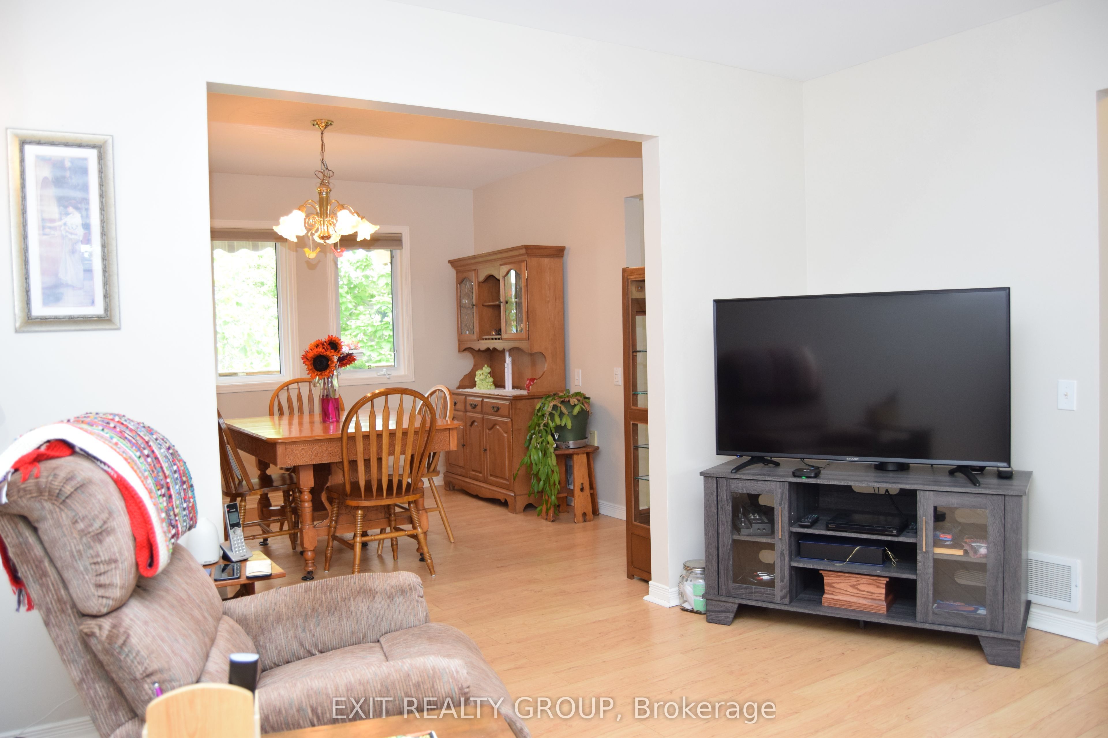 9 Empire Boulevard Property Photo 6
