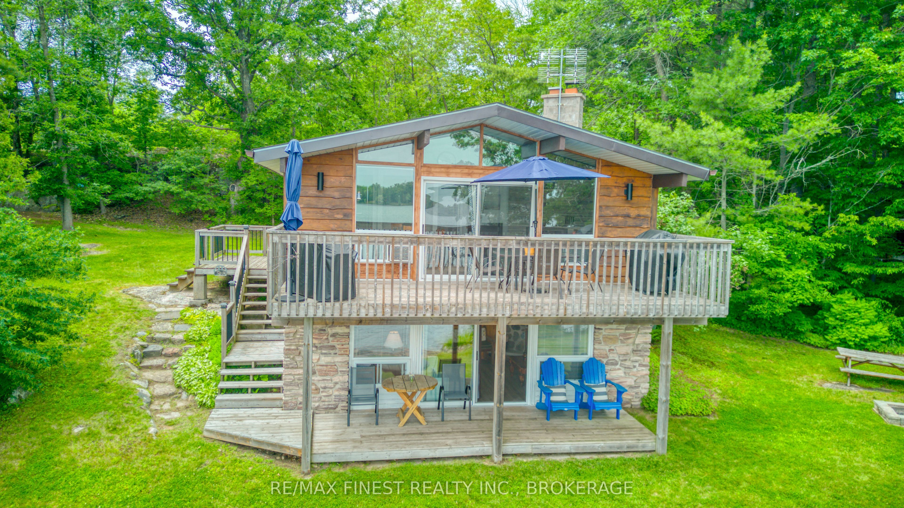 1026b West Shore Lane Property Photo 1