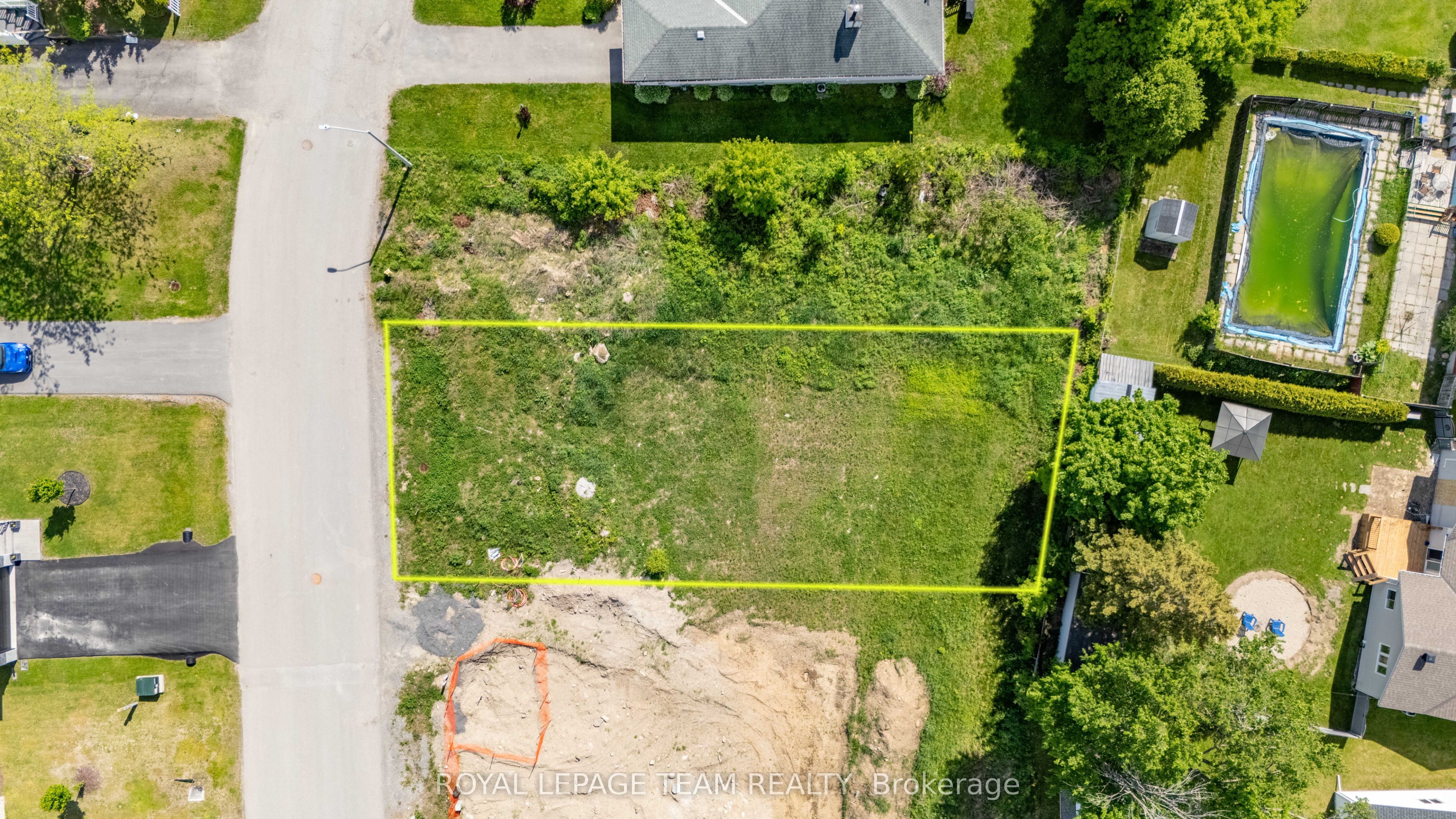 108 Alma St W Property Photo 1