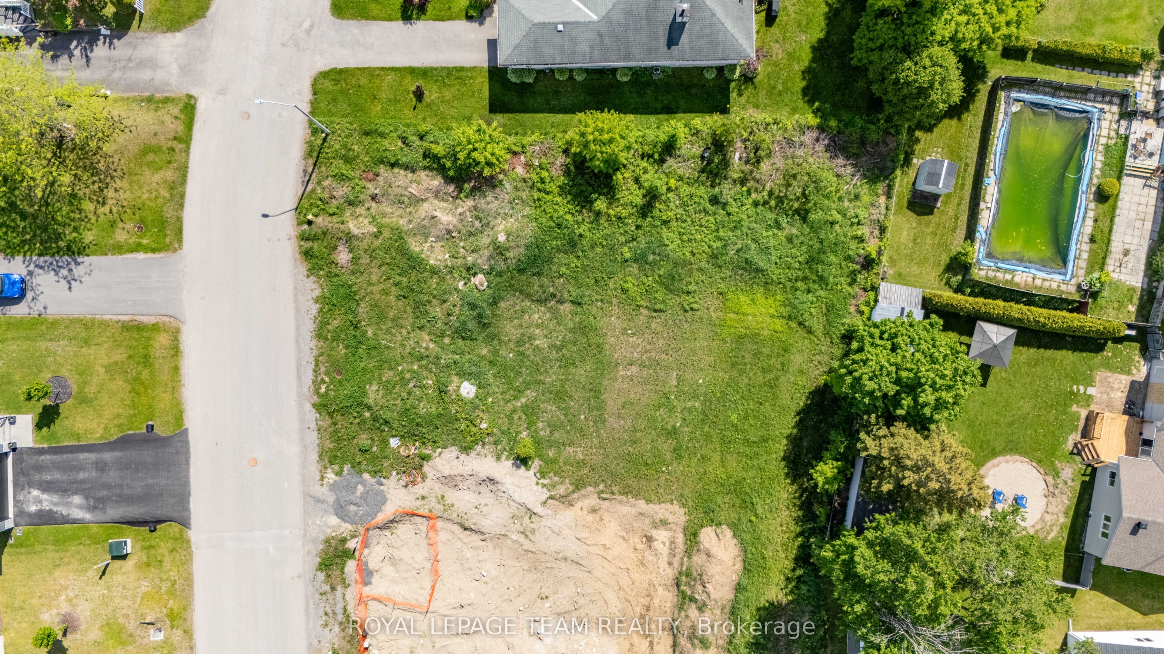 108 Alma St W Property Photo 5
