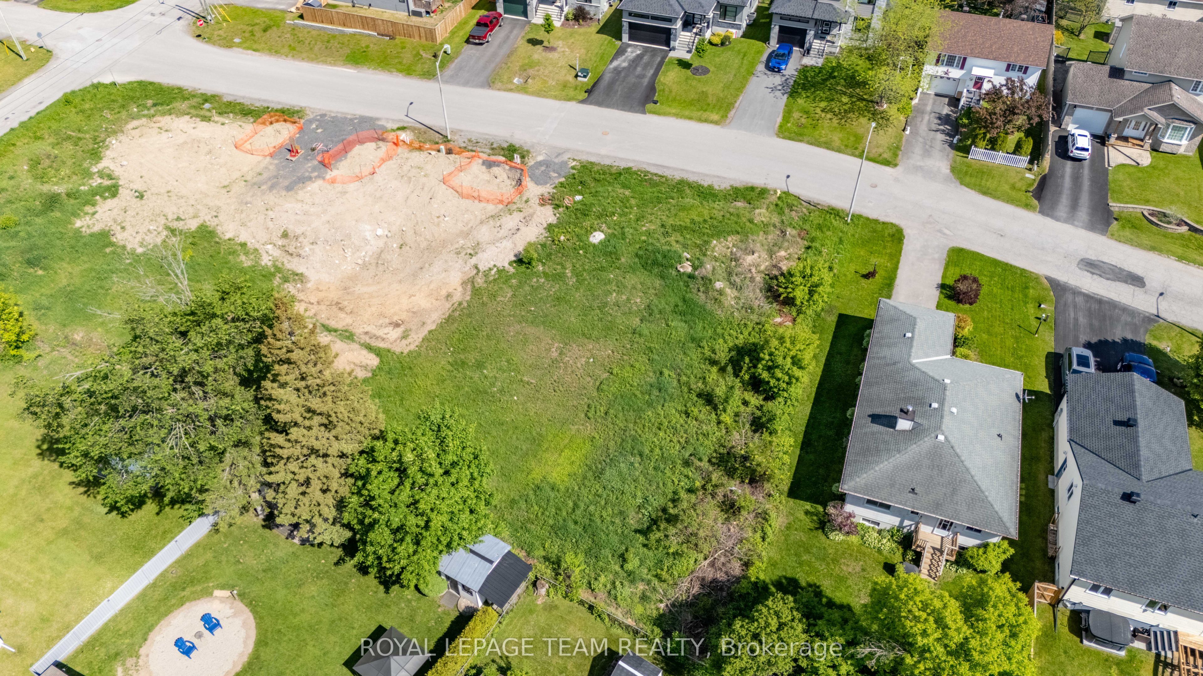 108 Alma St W Property Photo 7