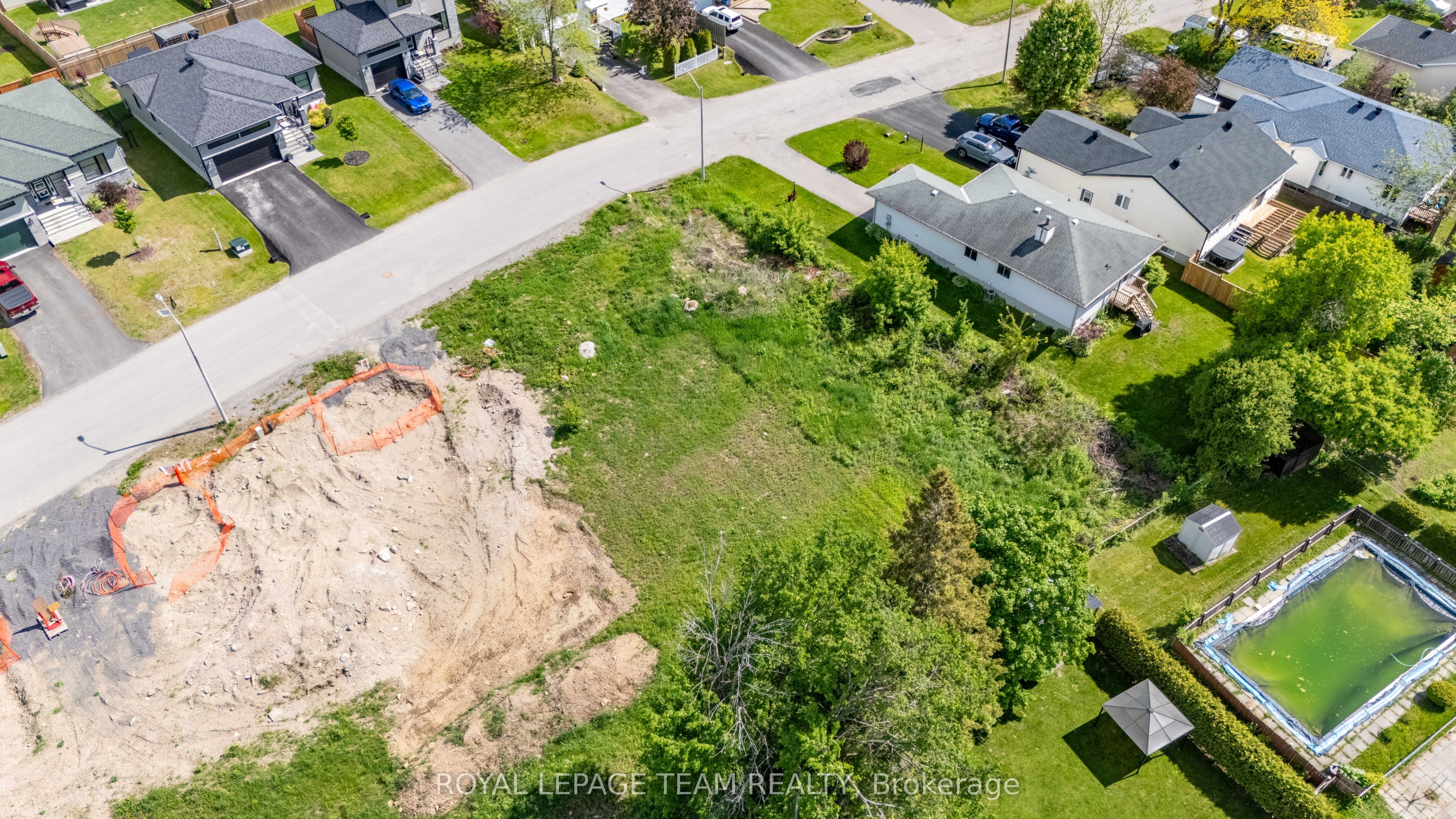 108 Alma St W Property Photo 8