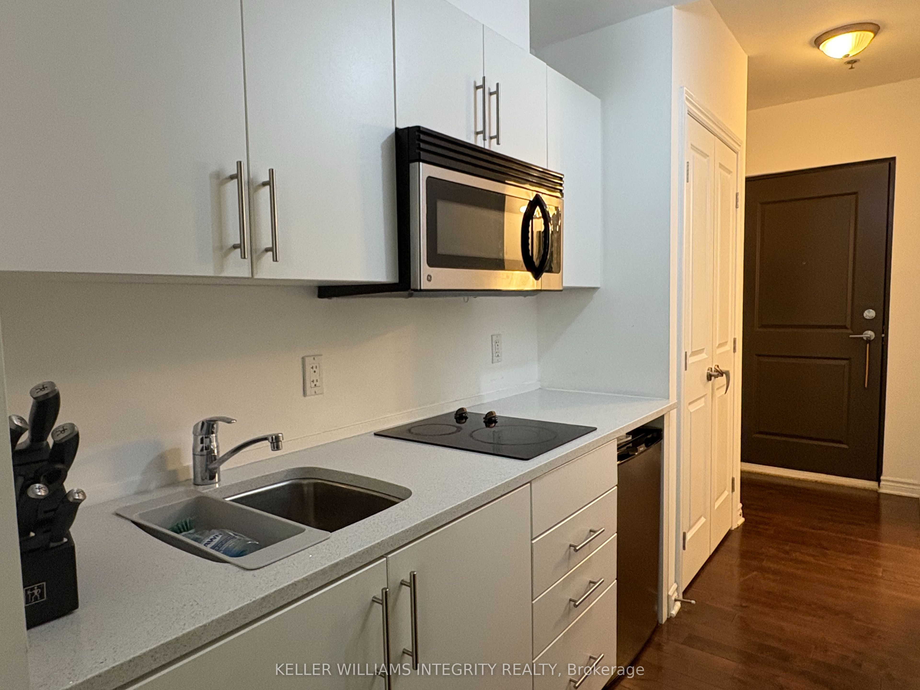 429 Kent Street 103 Property Photo 3