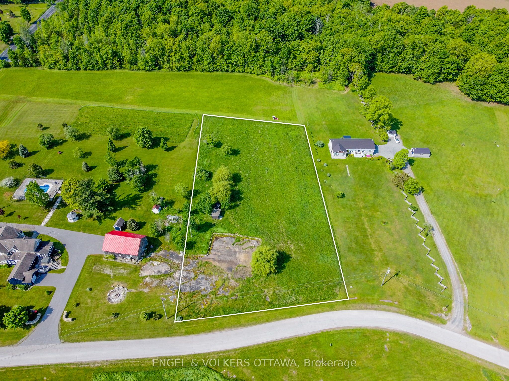 00 Horace Drive Property Photo 18