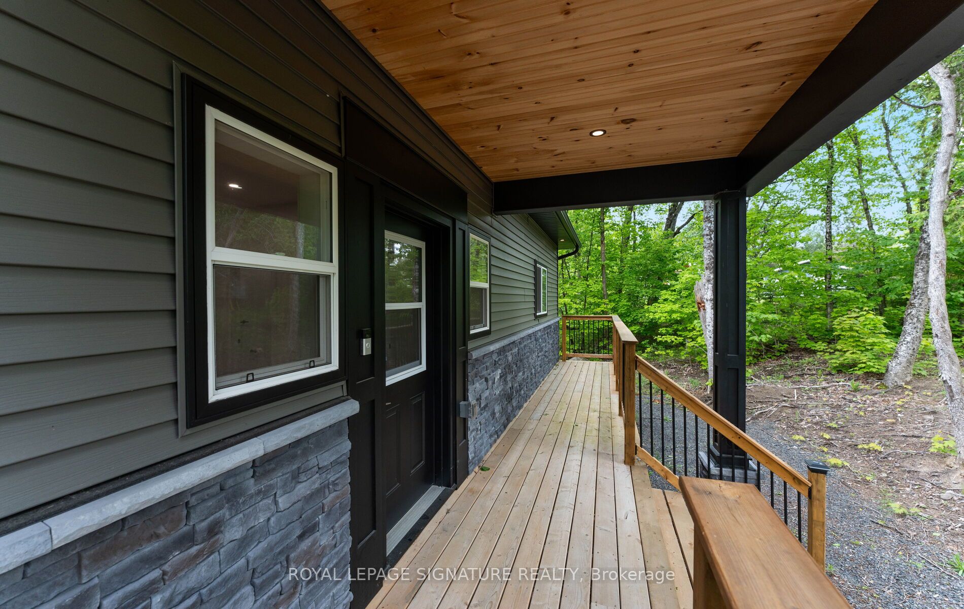 44 Sunnyshore Park Drive Property Photo 5