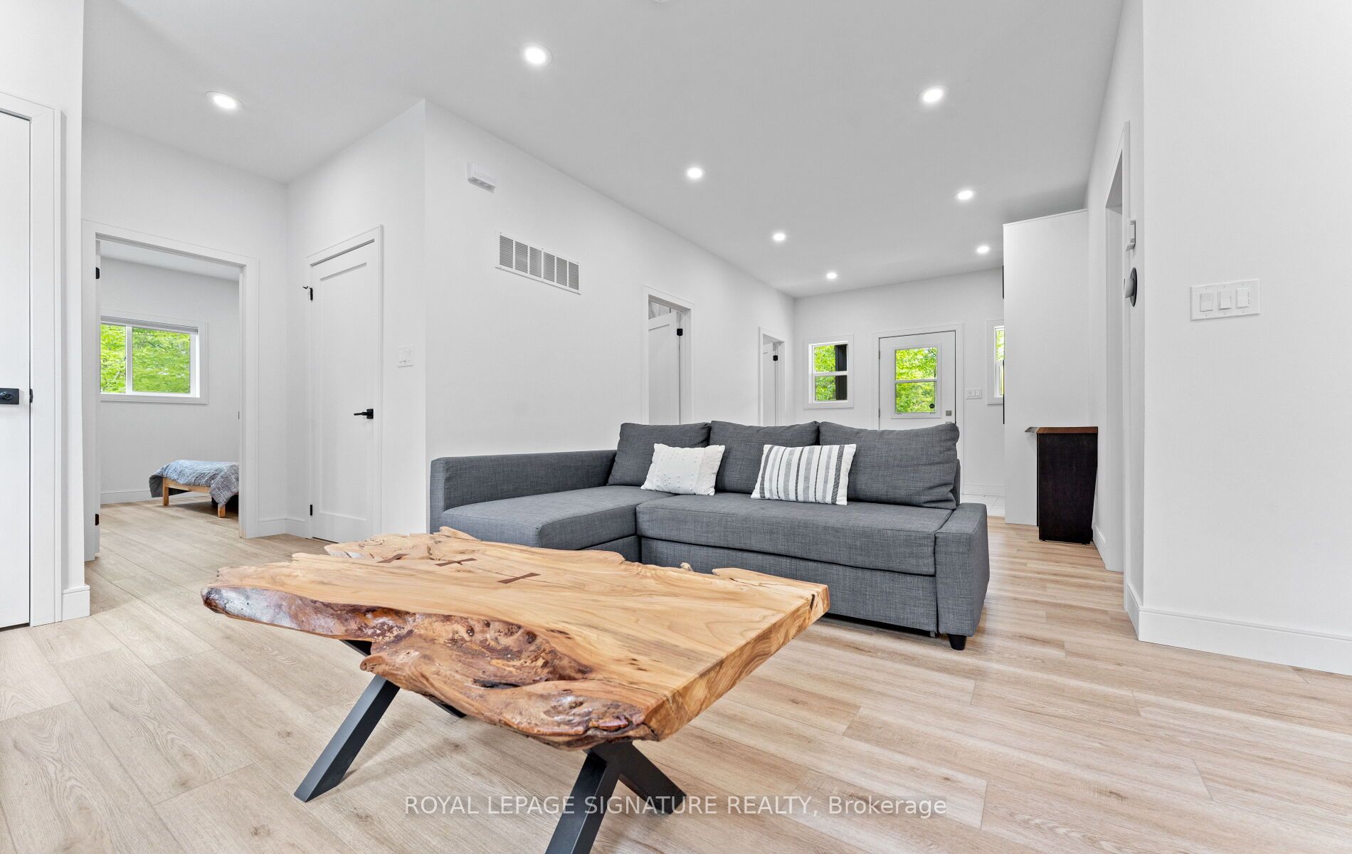44 Sunnyshore Park Drive Property Photo 9
