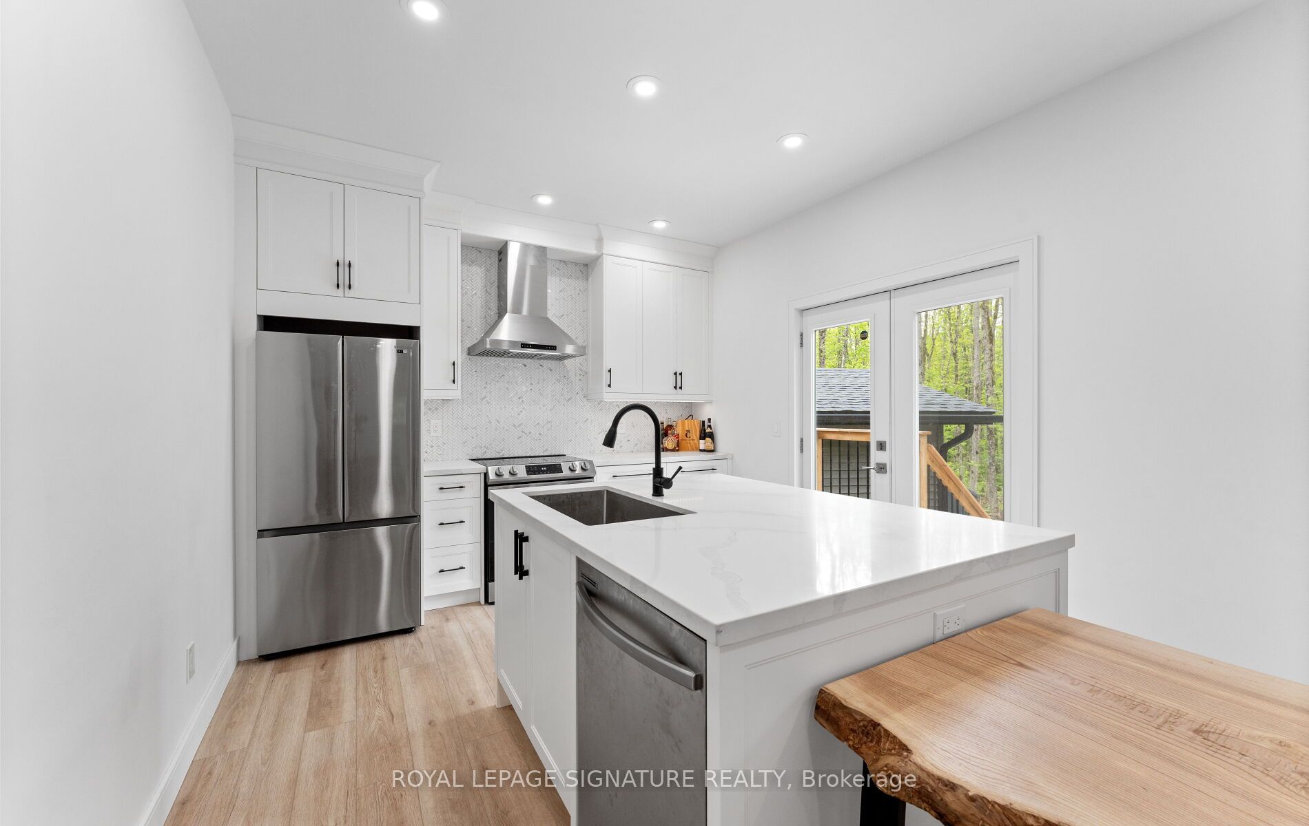 44 Sunnyshore Park Drive Property Photo 12
