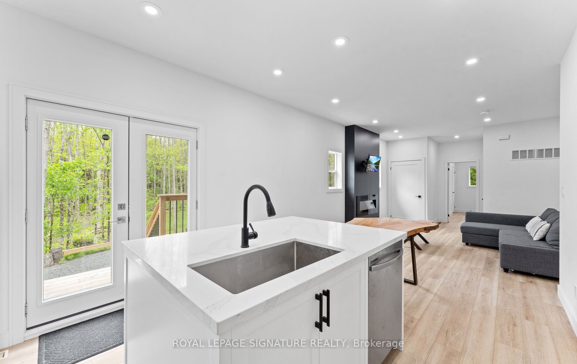 44 Sunnyshore Park Drive Property Photo 16