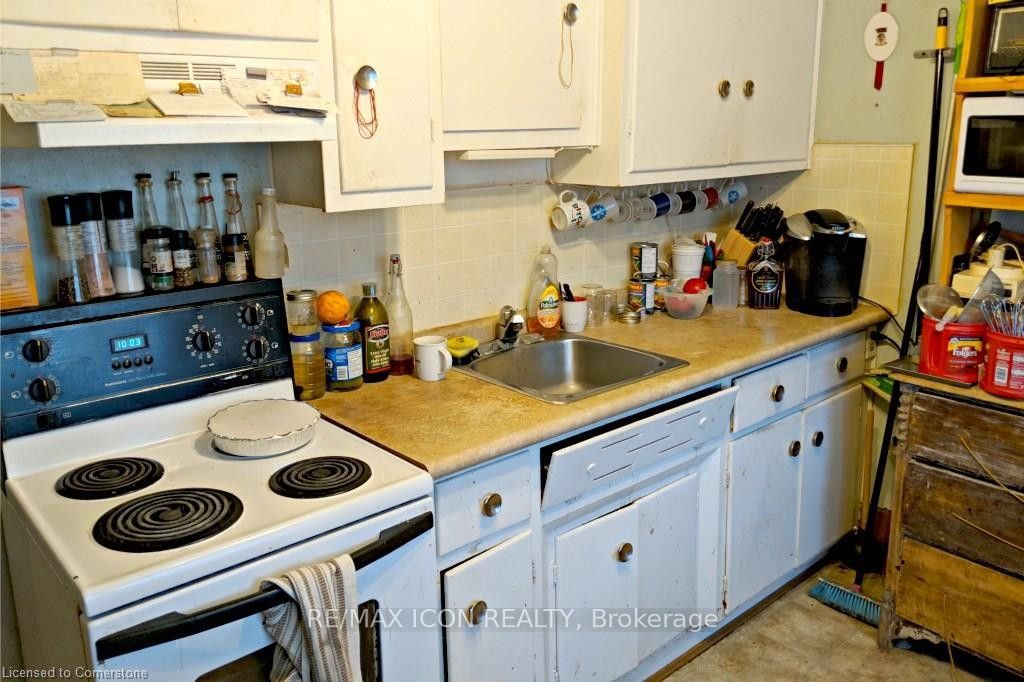 320 Guelph Street Property Photo 9