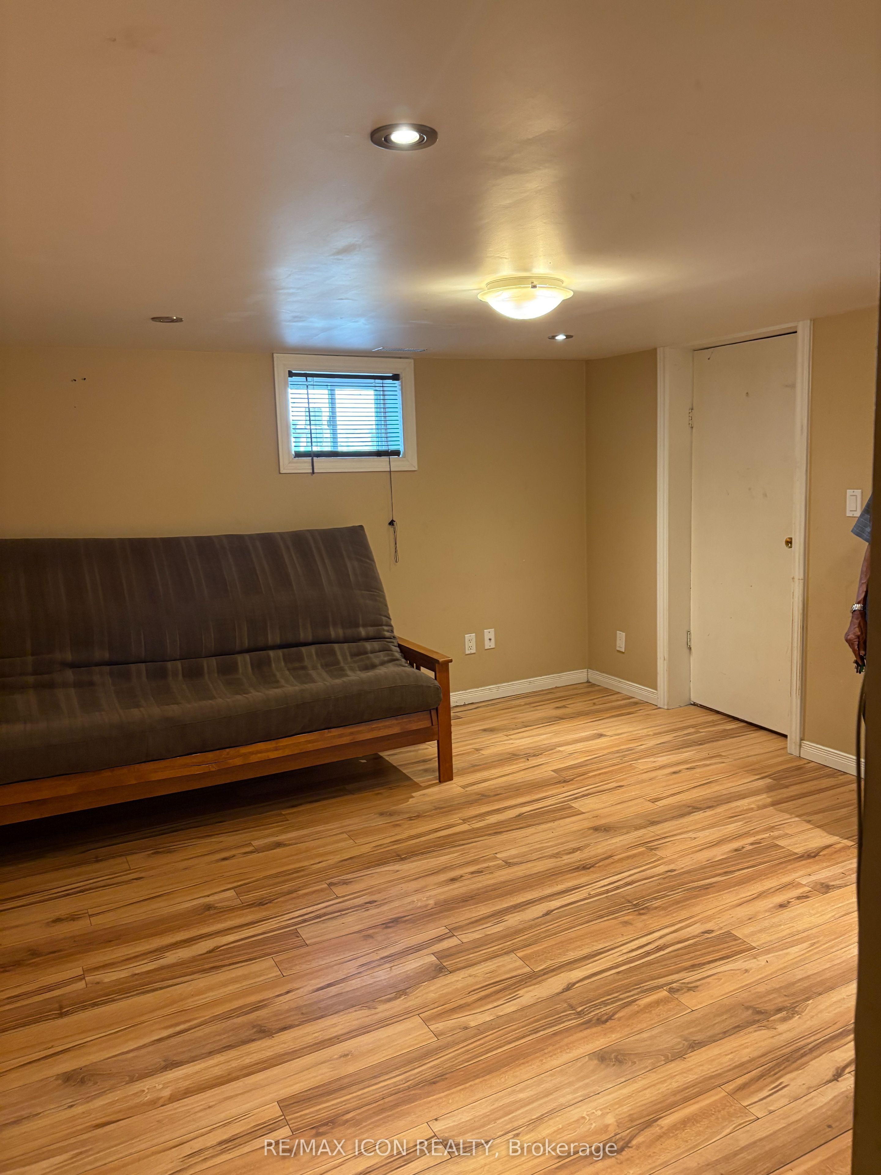 320 Guelph Street Property Photo 13