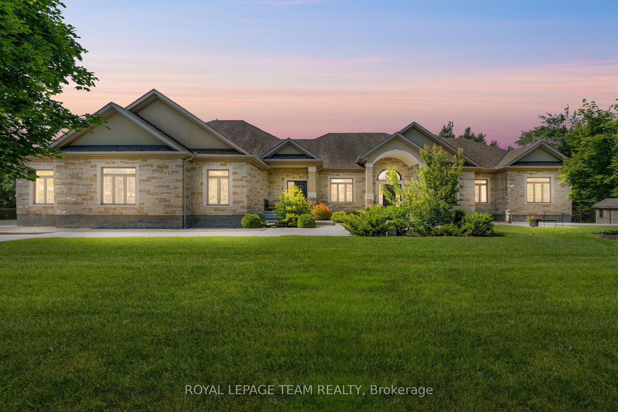 5987 Knights Drive Property Photo 1