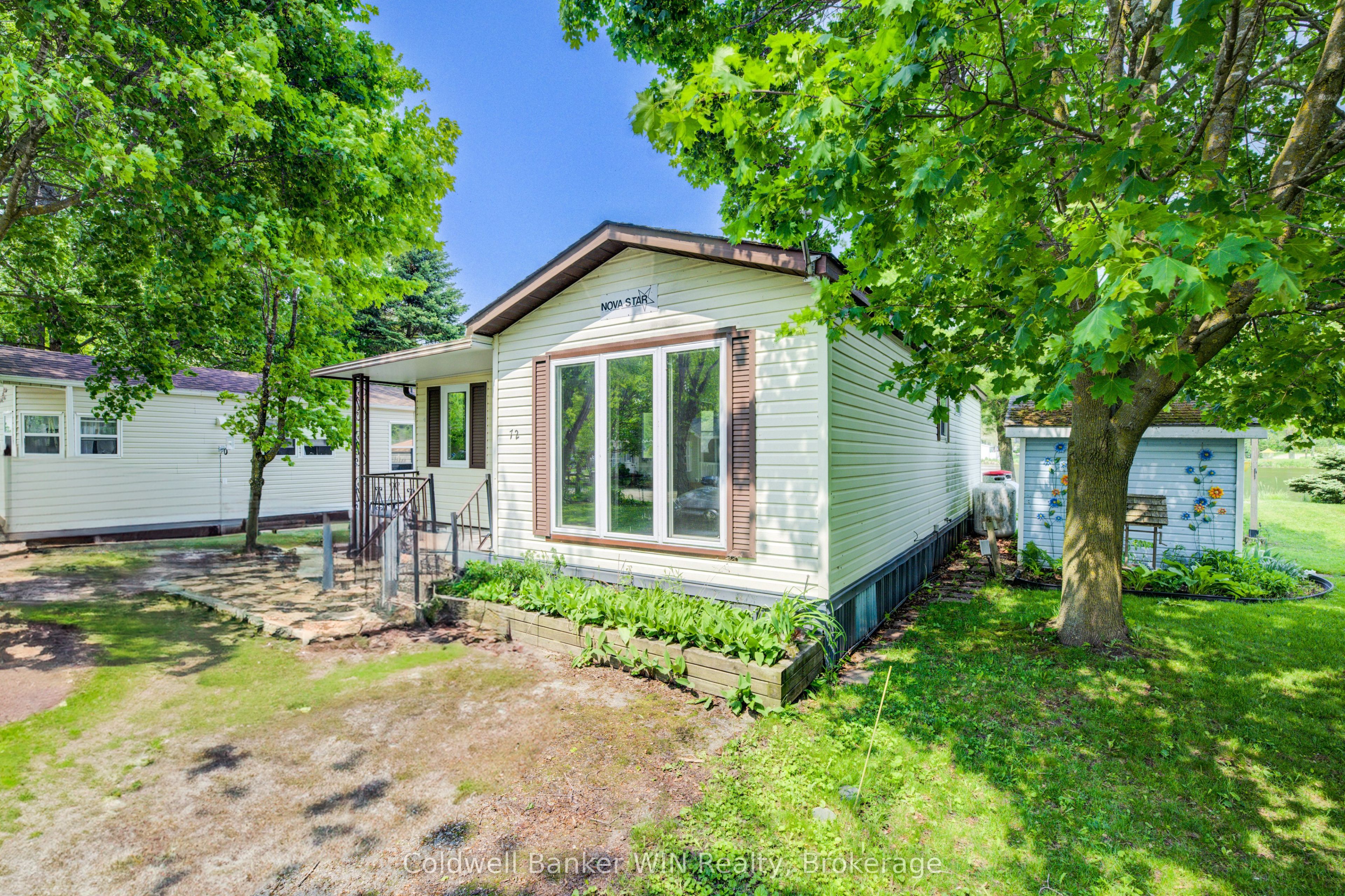 72 Lakeside Property Photo 4