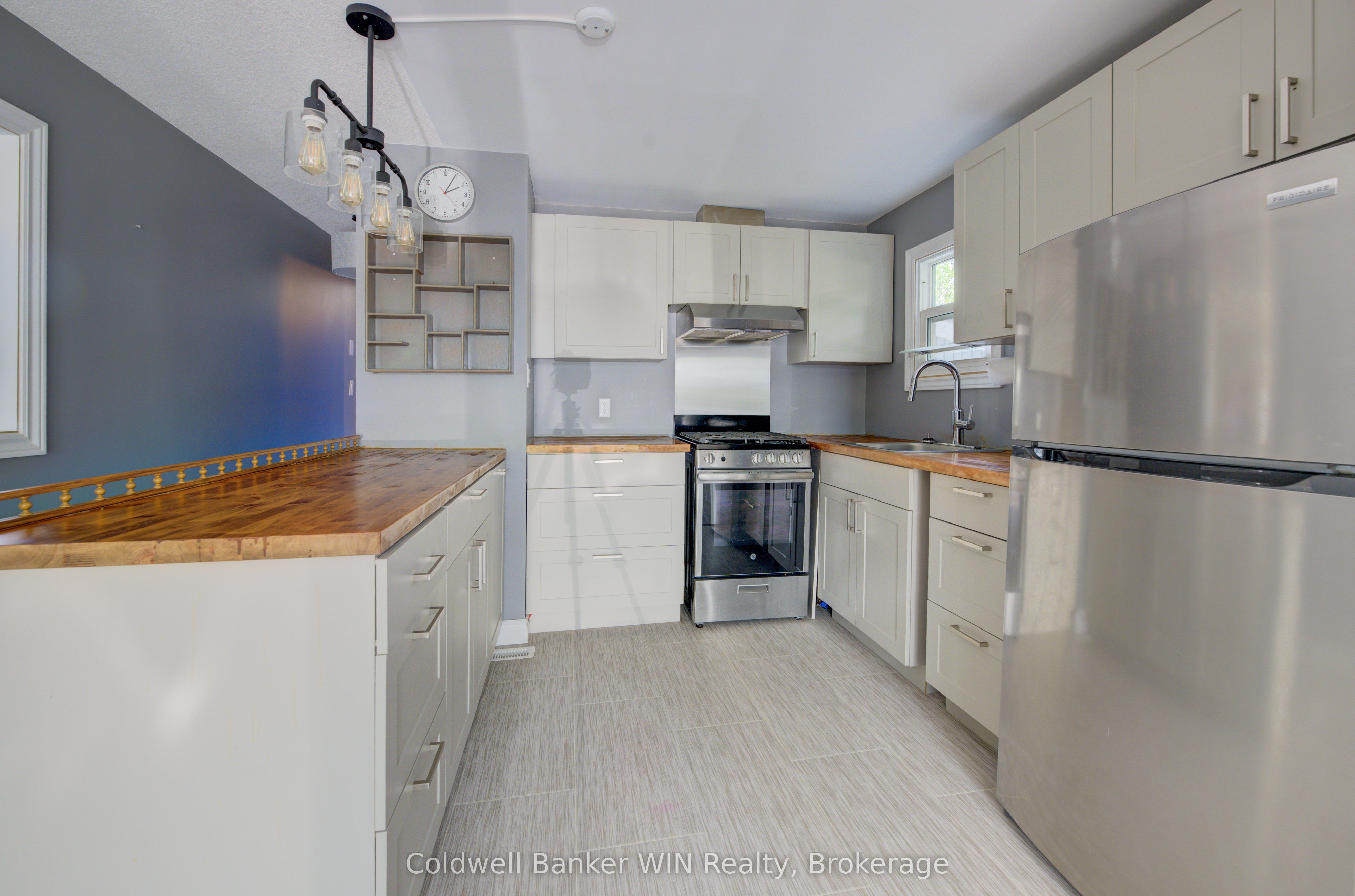 72 Lakeside Property Photo 14