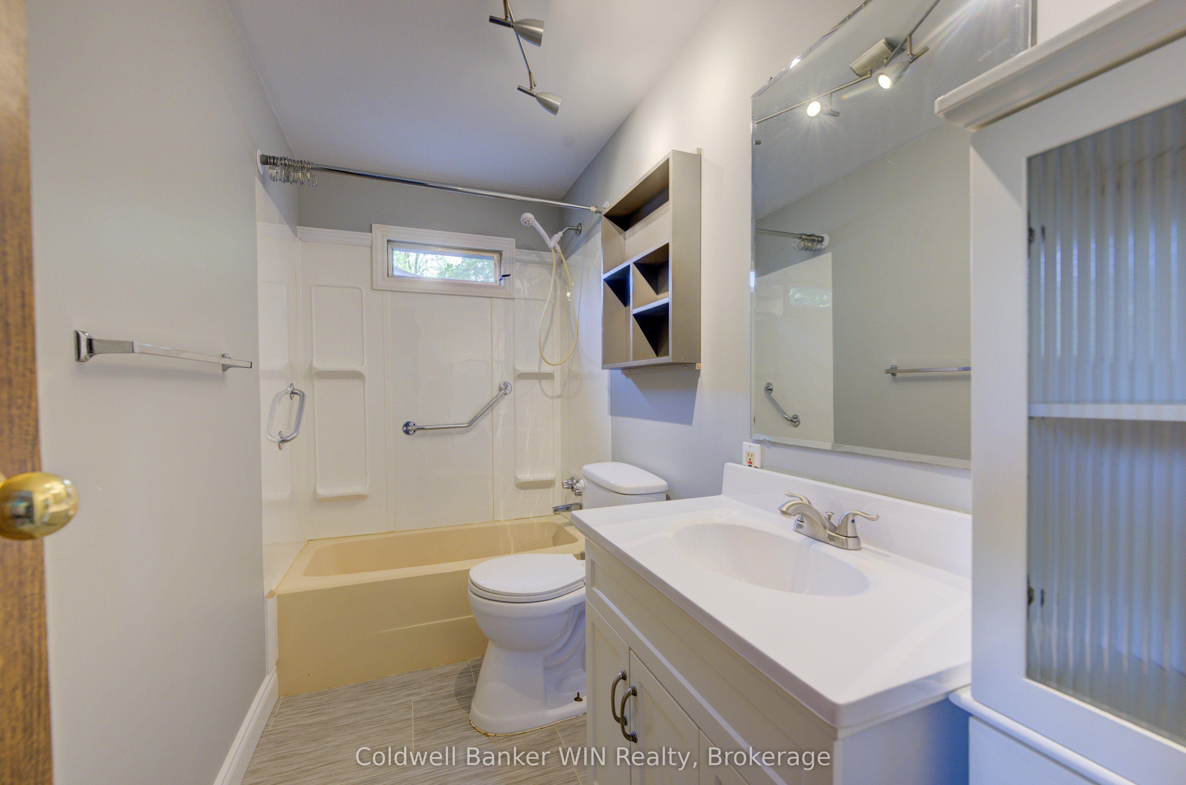 72 Lakeside Property Photo 22