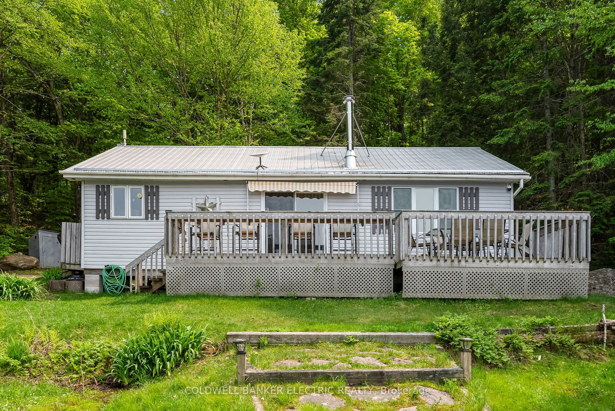 3637 Madawaska Road Property Photo 1