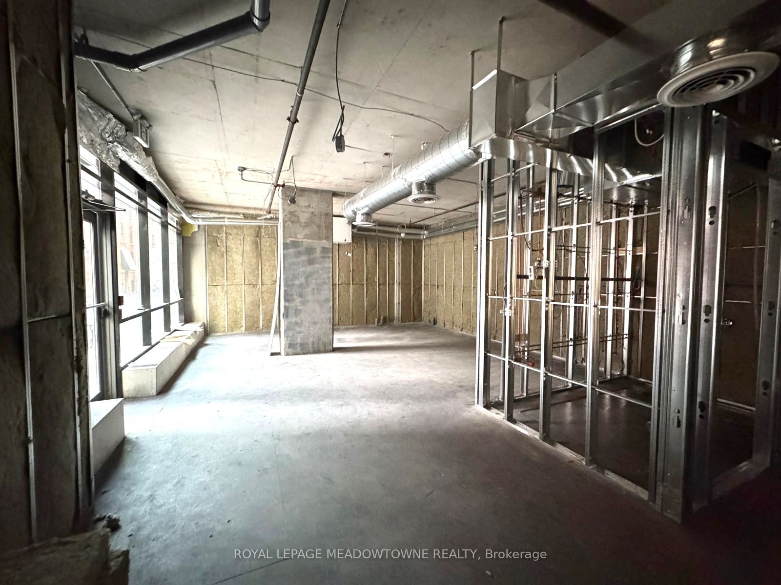 150 Main Street W C5a Property Photo 6