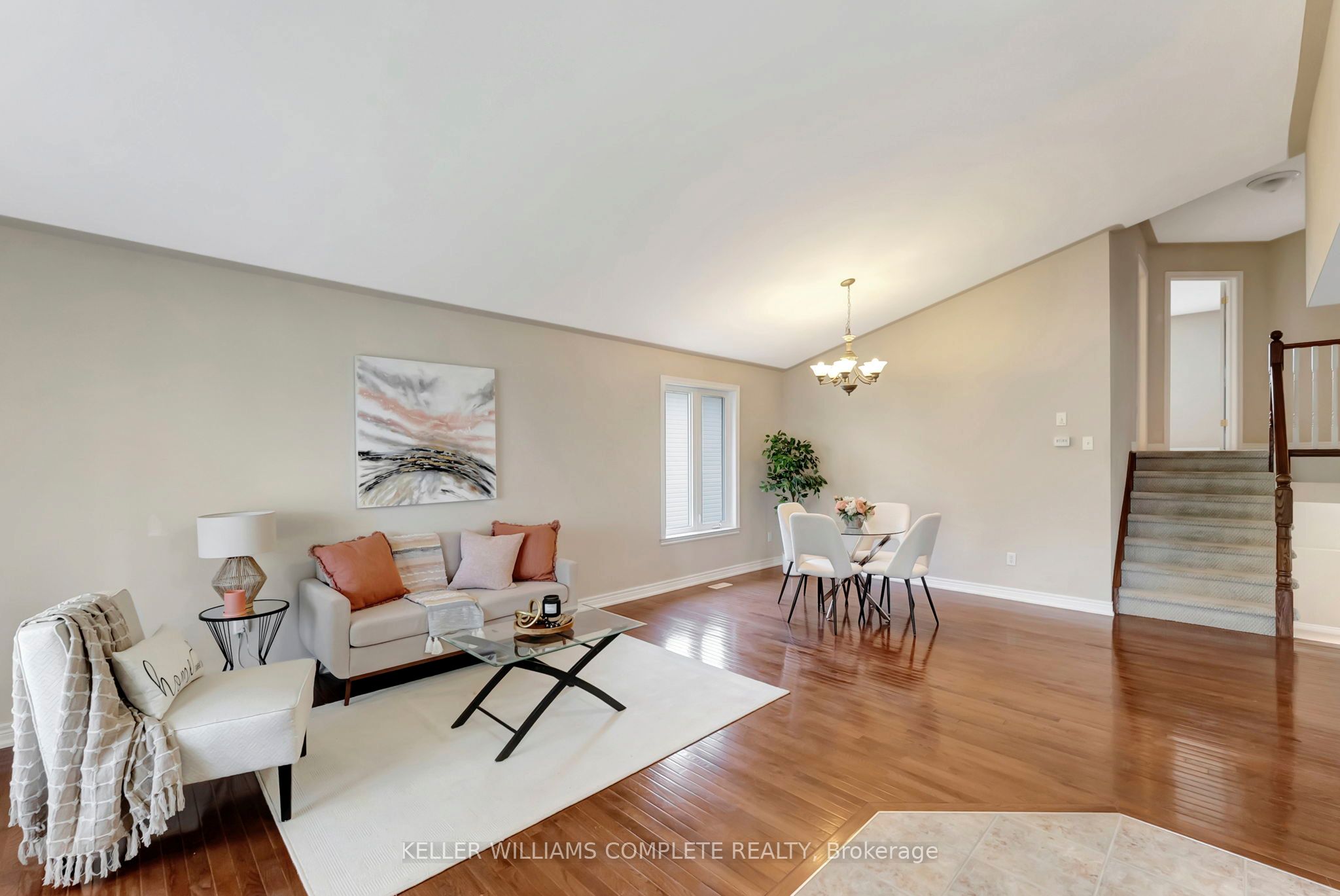25 Mapleview Drive Property Photo 5