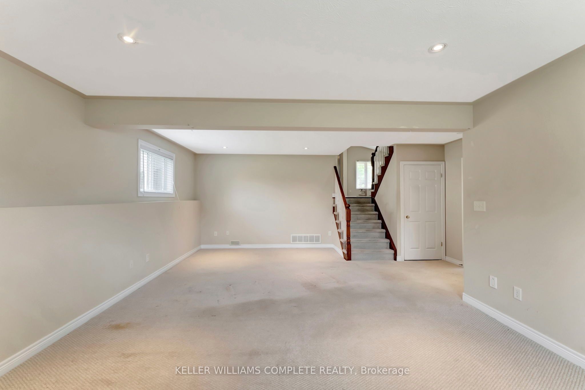 25 Mapleview Drive Property Photo 28