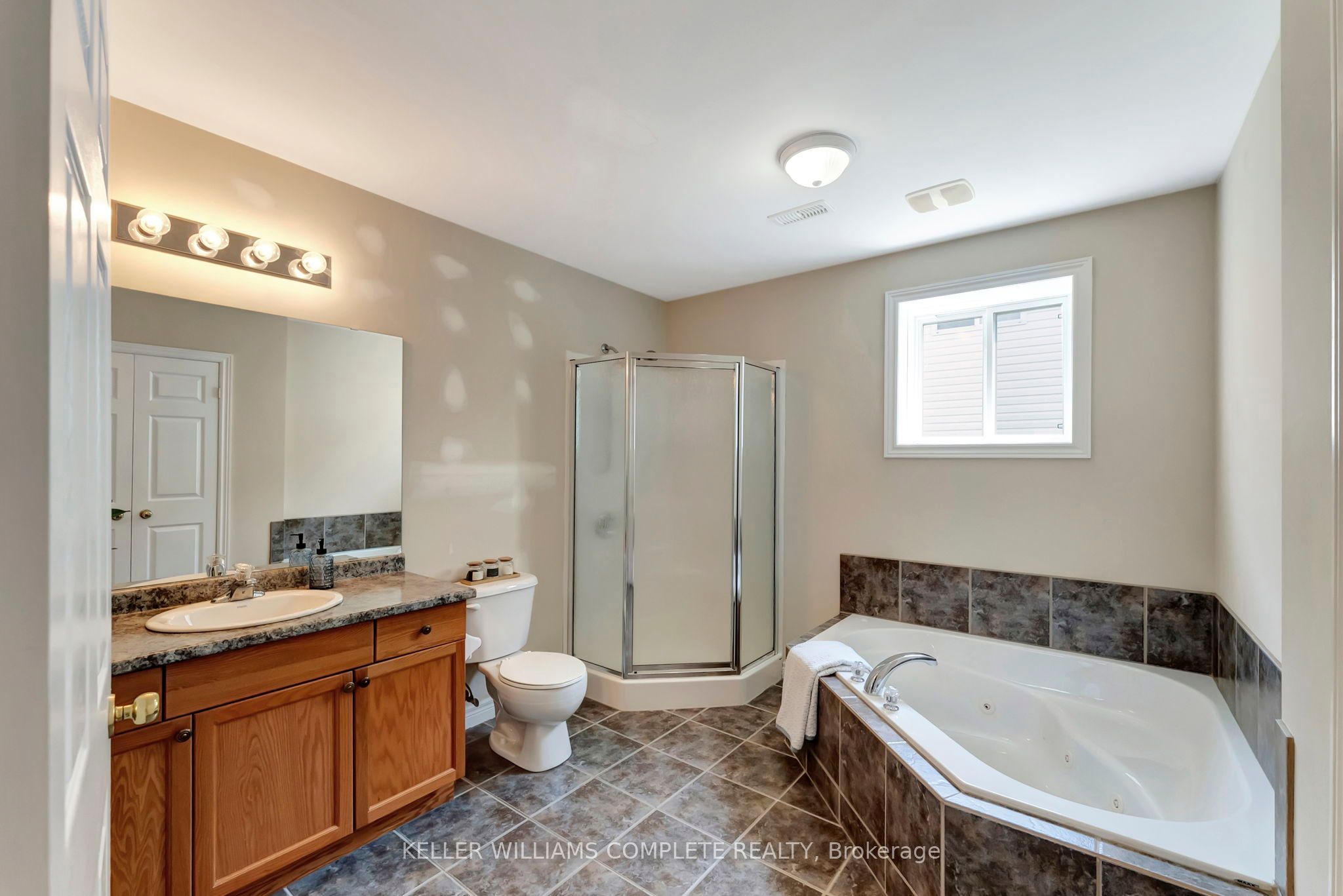 25 Mapleview Drive Property Photo 31