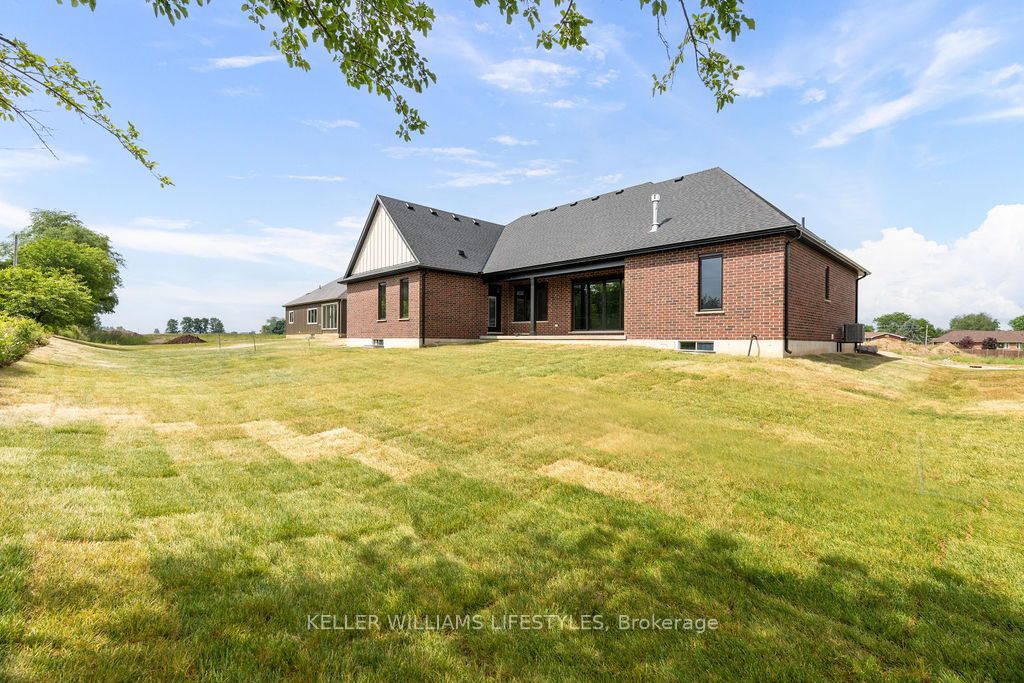 54 East Glen Drive Property Photo 5