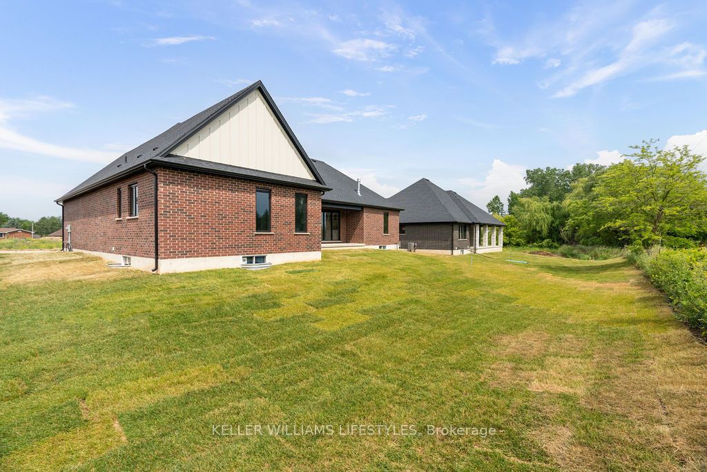 54 East Glen Drive Property Photo 6