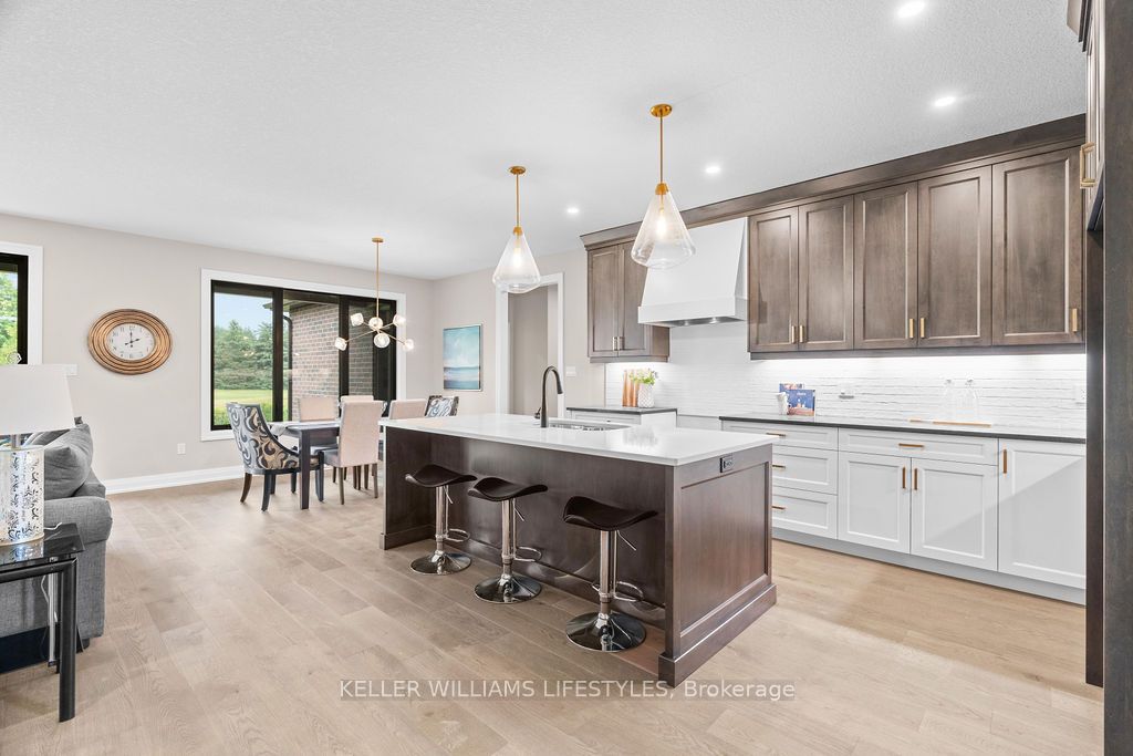 54 East Glen Drive Property Photo 10