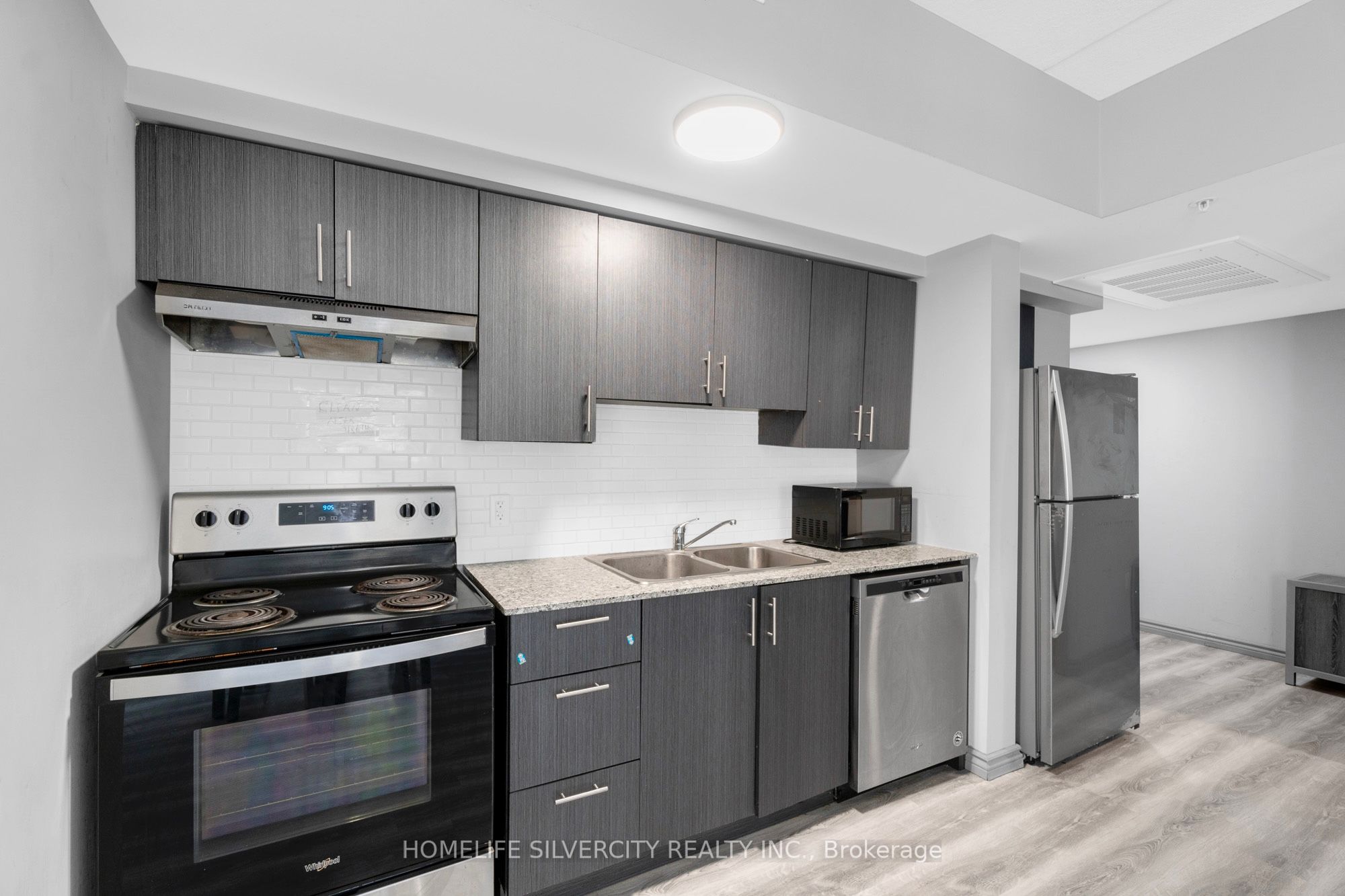 275 Larch Street A405 Property Photo 16