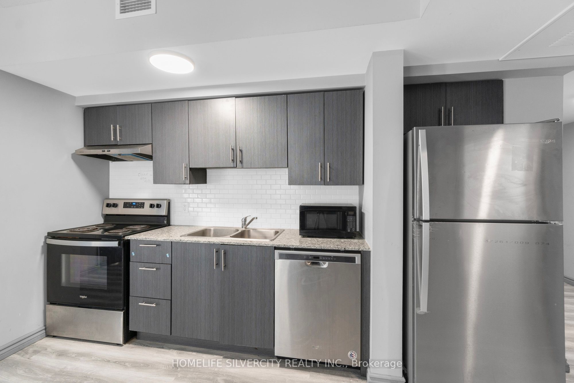 275 Larch Street A405 Property Photo 21