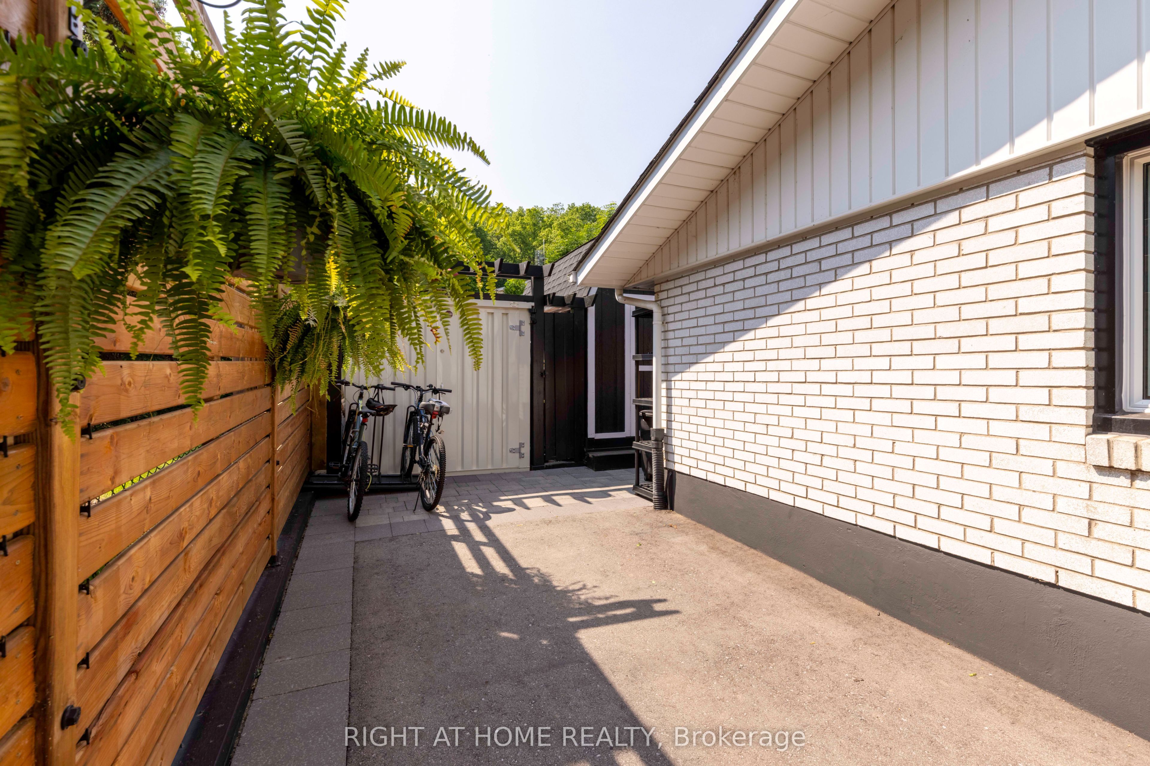 212 Lockhart Drive Property Photo 25