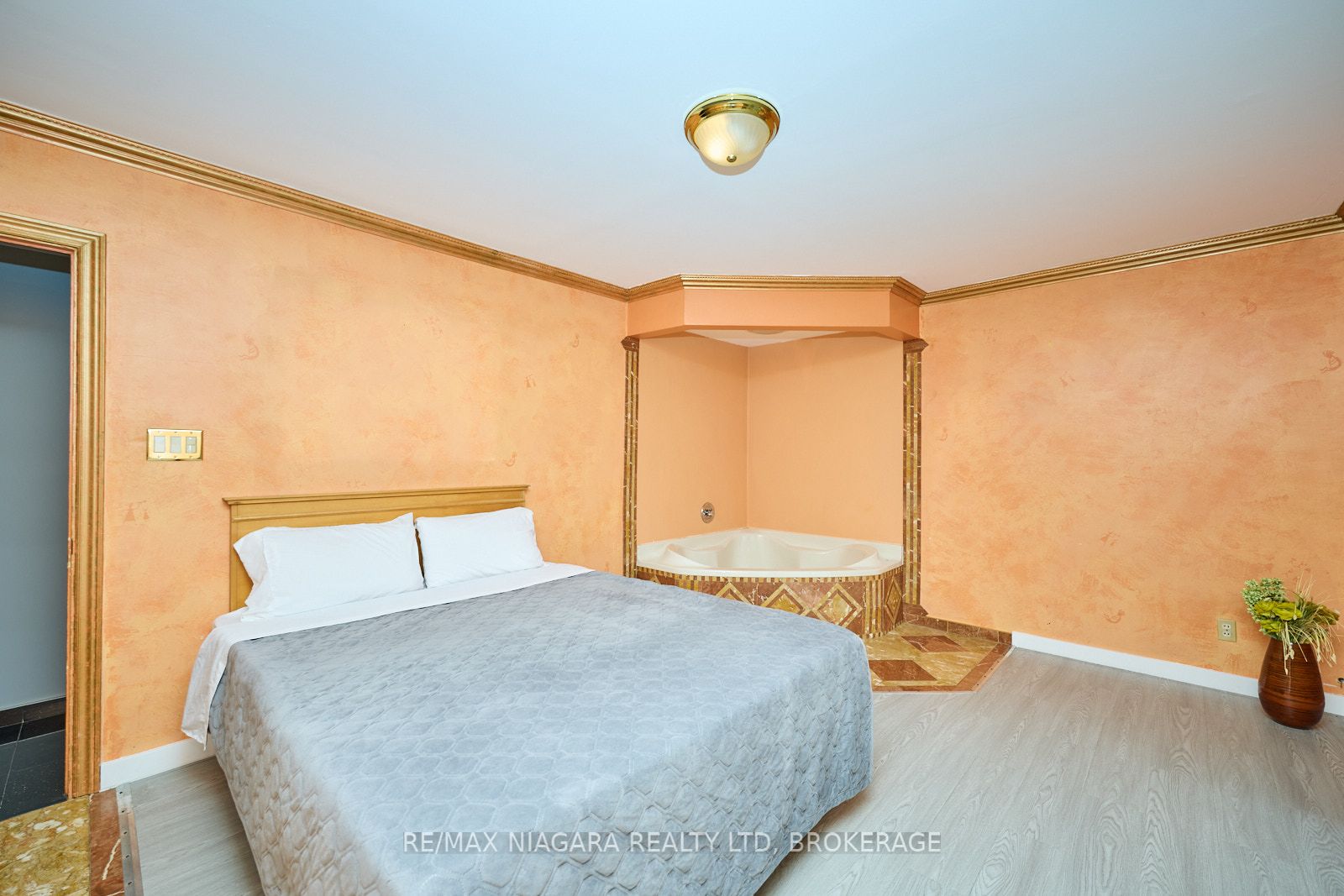 10655 Niagara Parkway Property Photo 21