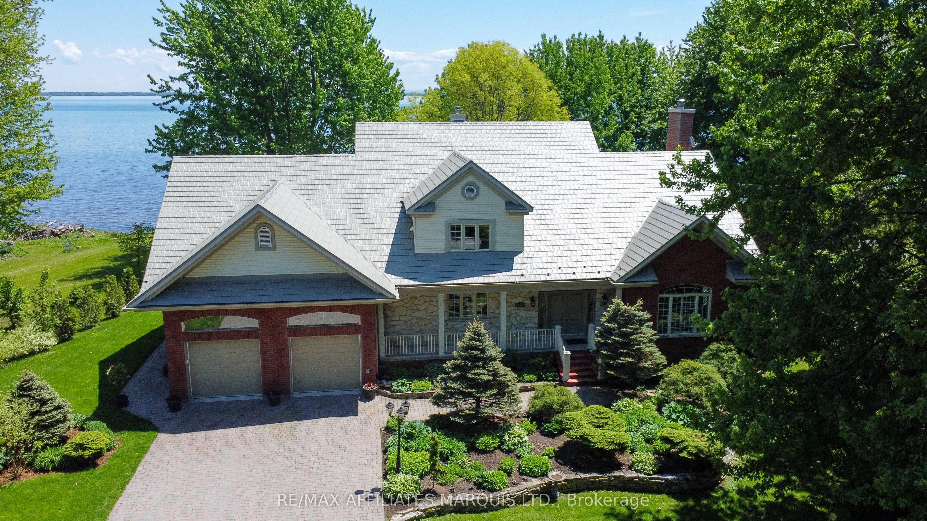 20562 Old Montreal Rd Property Photo 1