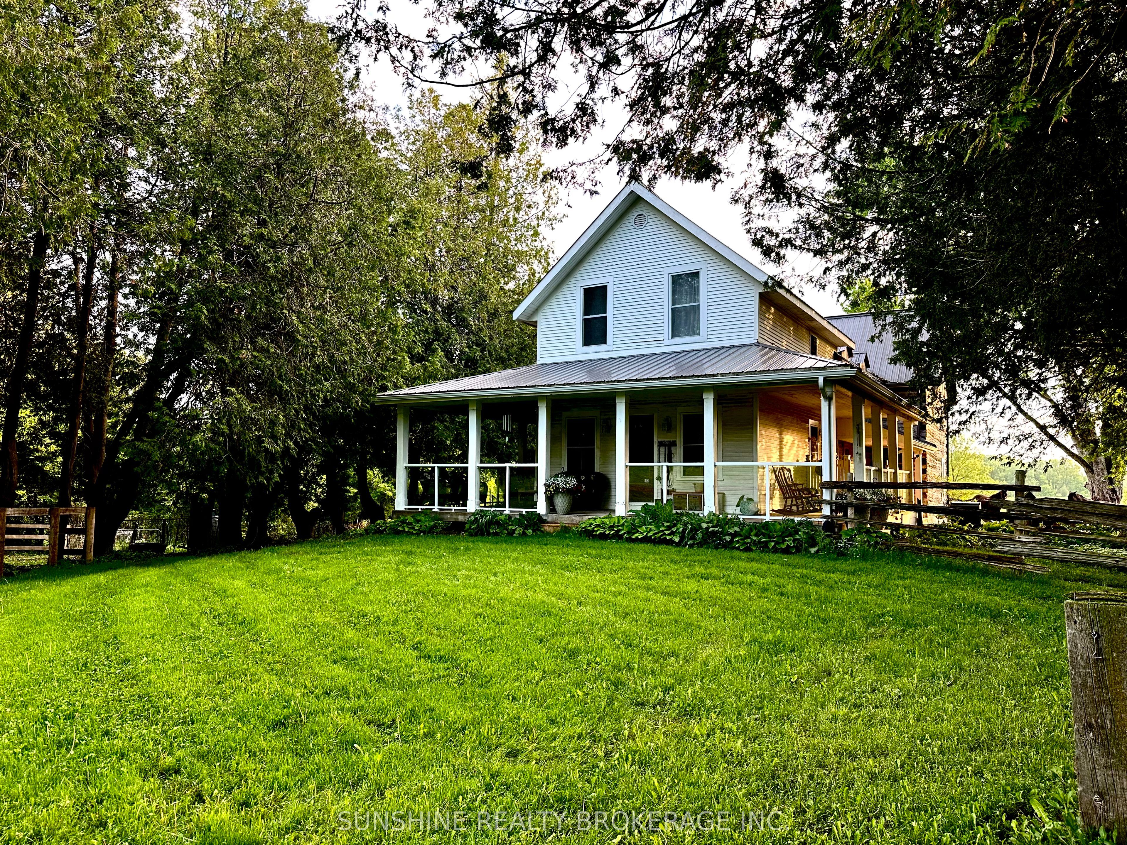 7907 Sixteenth Line Property Photo 2