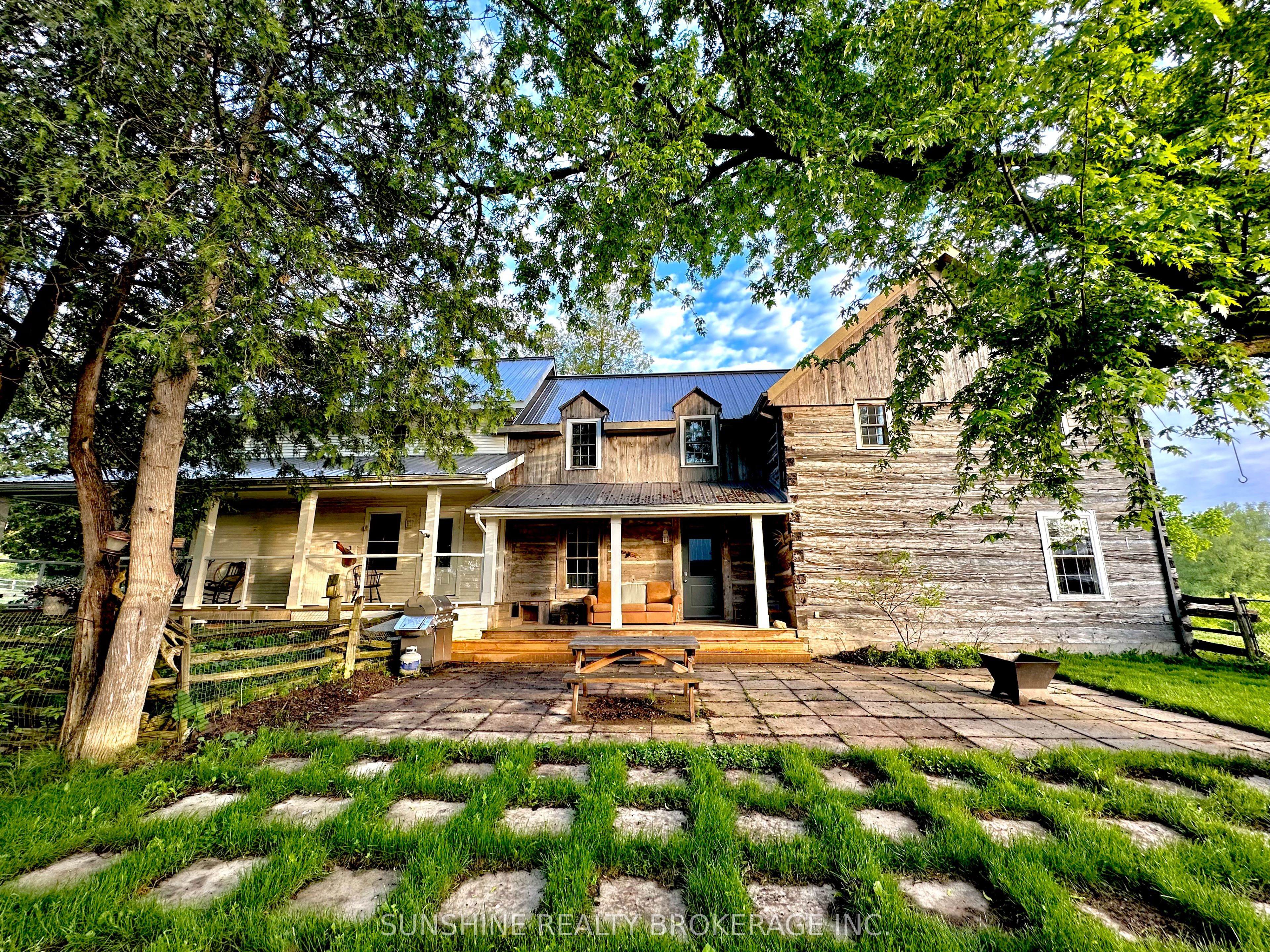 7907 Sixteenth Line Property Photo 5