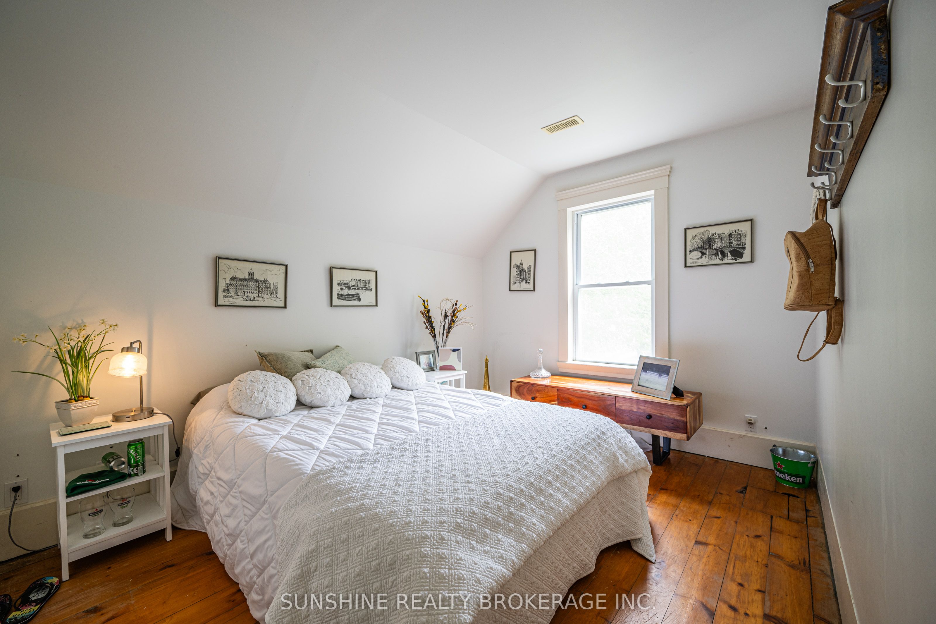 7907 Sixteenth Line Property Photo 16